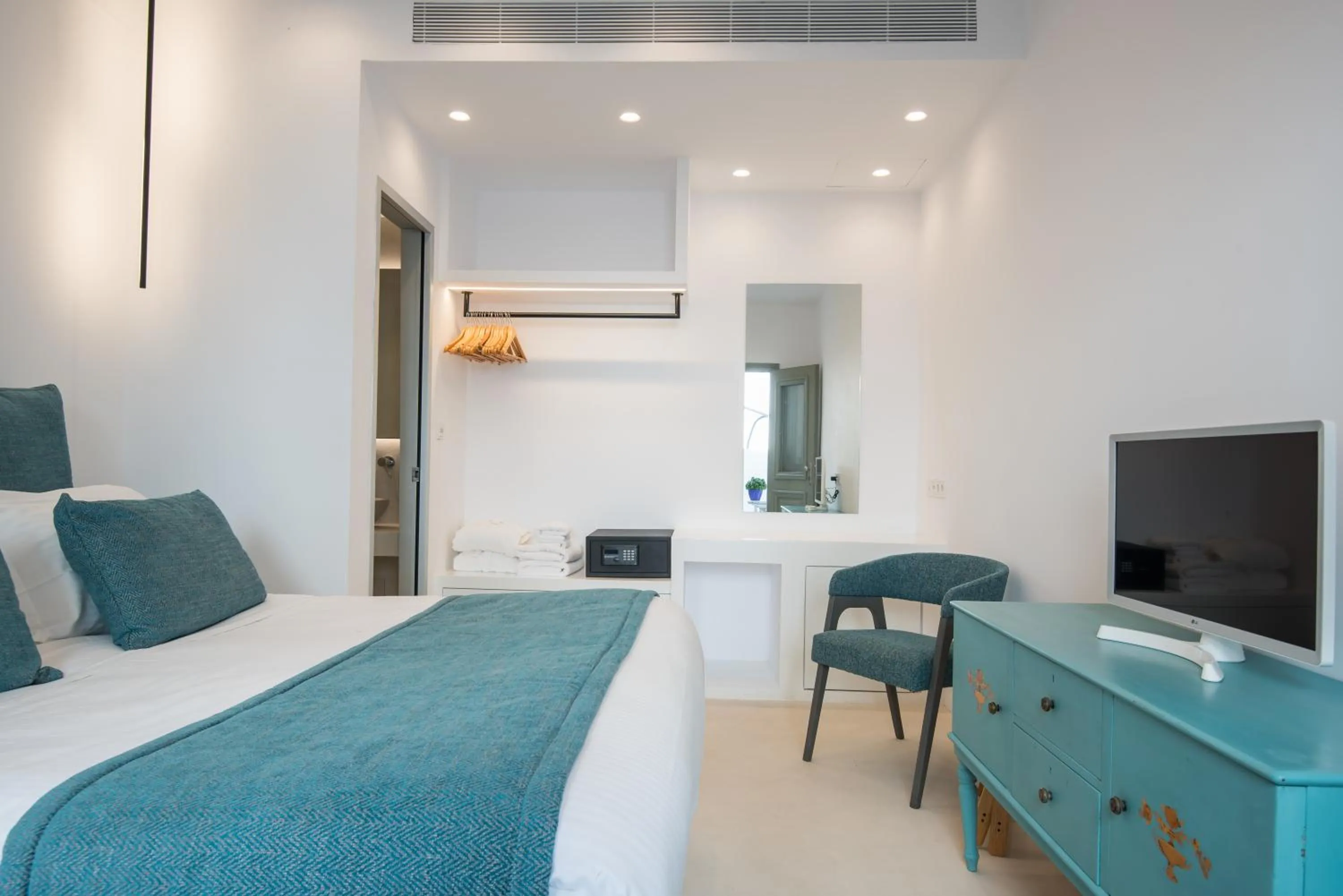 Photo of the whole room, Bed in Hotel Senia - Onar Hotels Collection