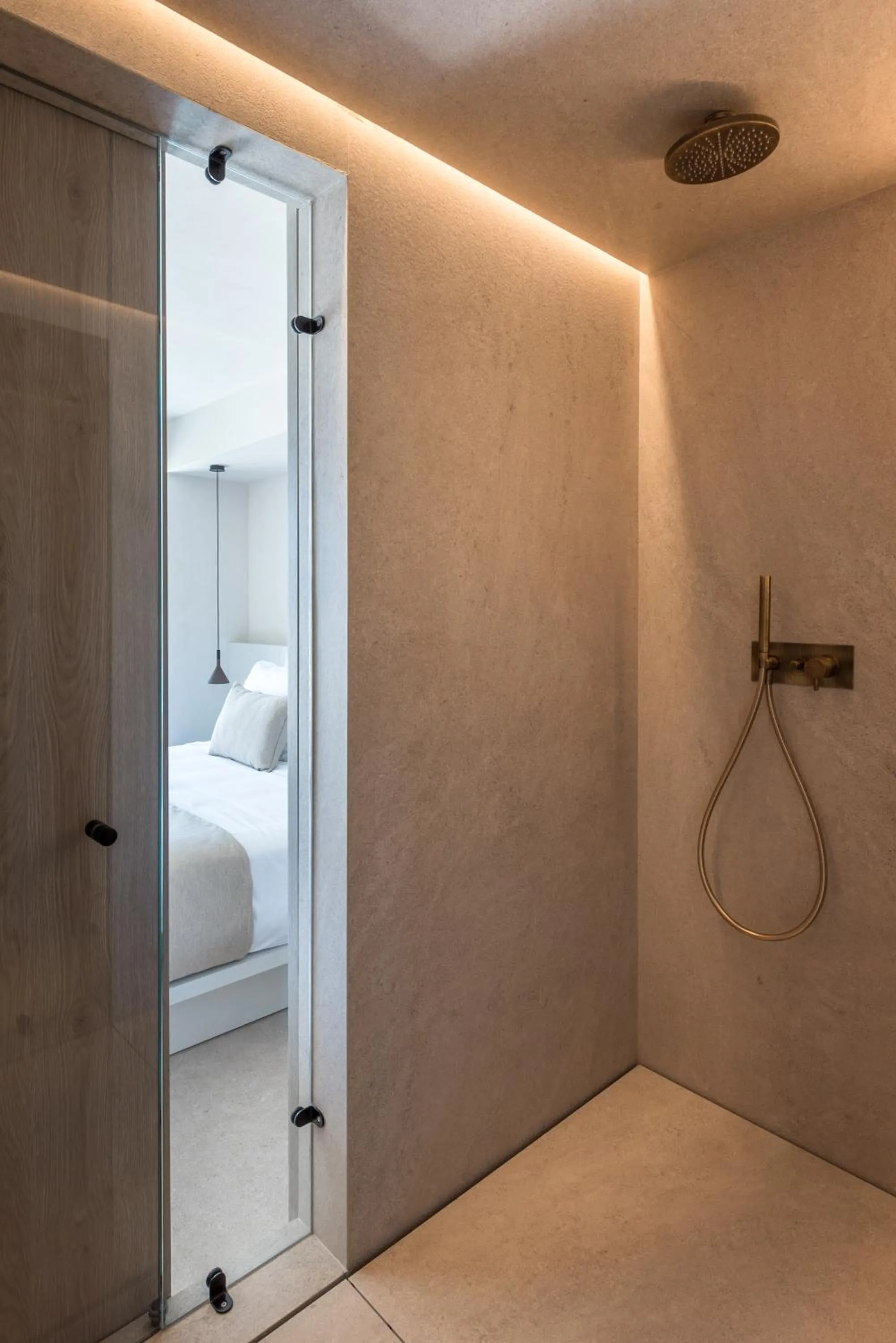 Shower, Bed in Hotel Senia - Onar Hotels Collection