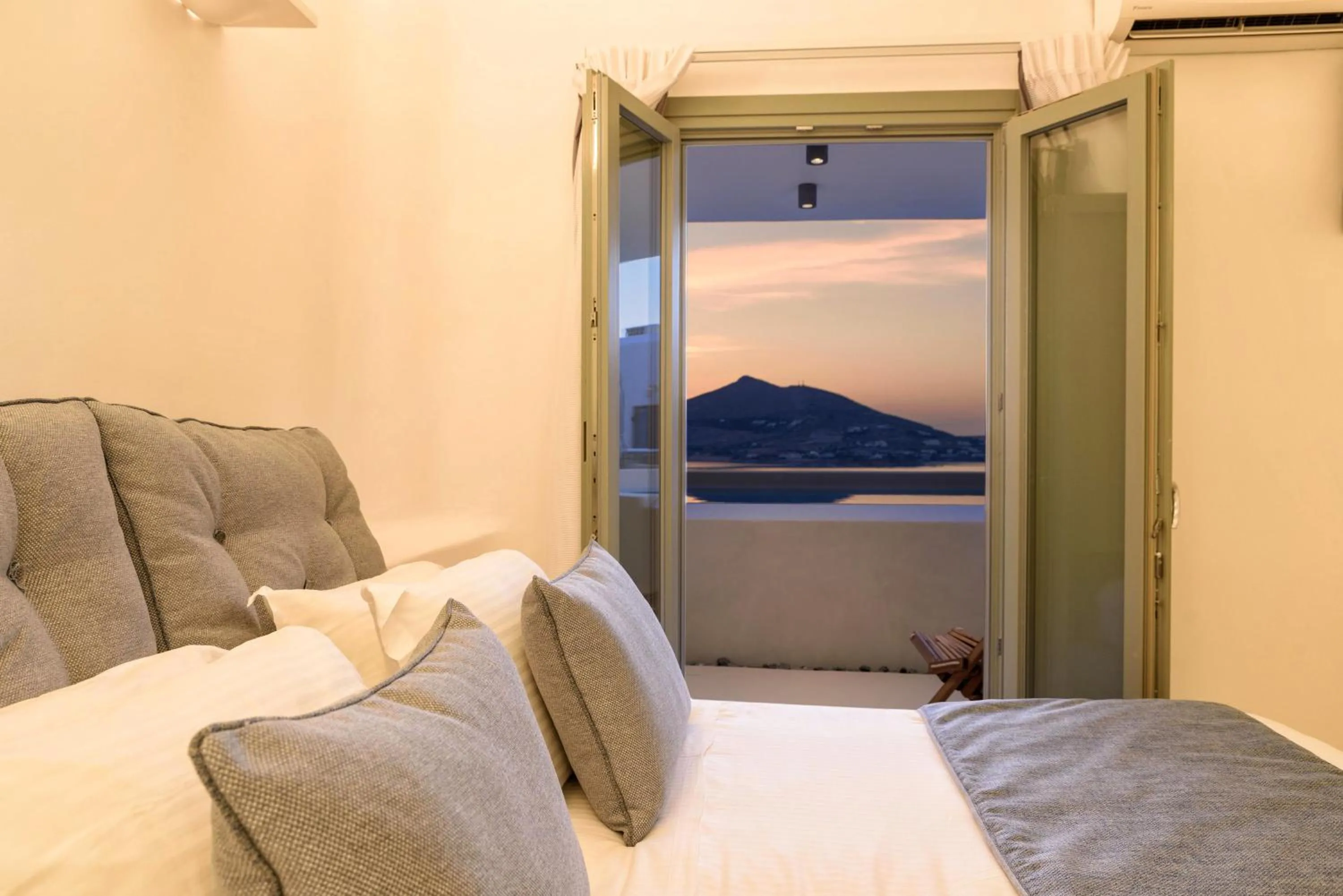 Bedroom, Bed in Hotel Senia - Onar Hotels Collection