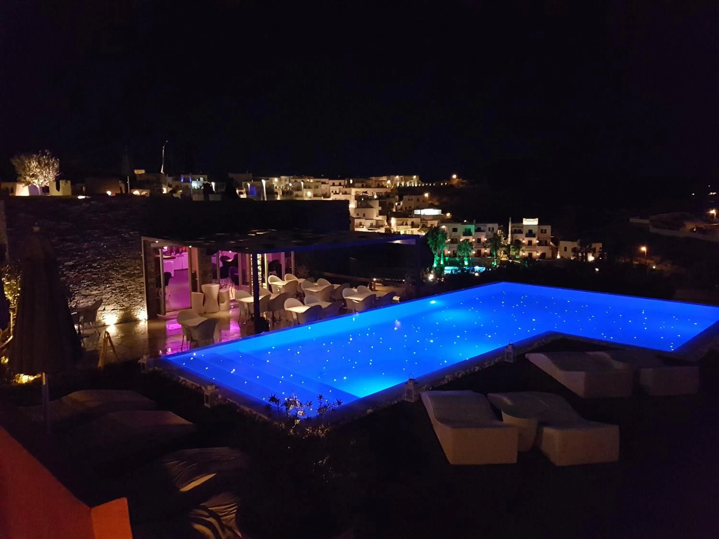 Swimming pool in Hotel Senia - Onar Hotels Collection