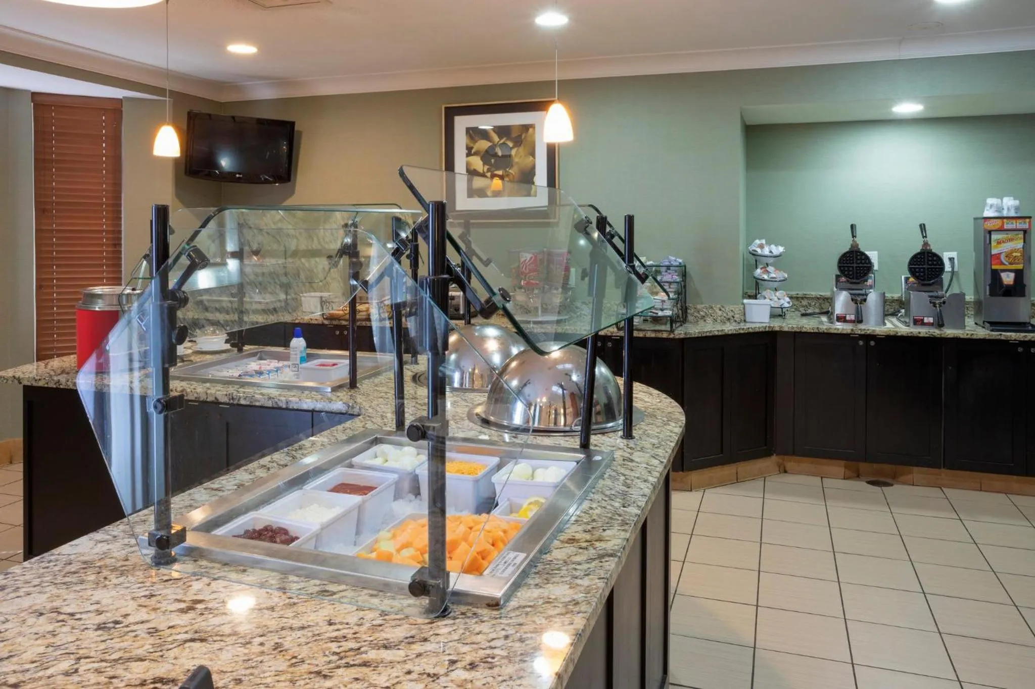 Restaurant/places to eat in Staybridge Suites Minneapolis-Bloomington by IHG