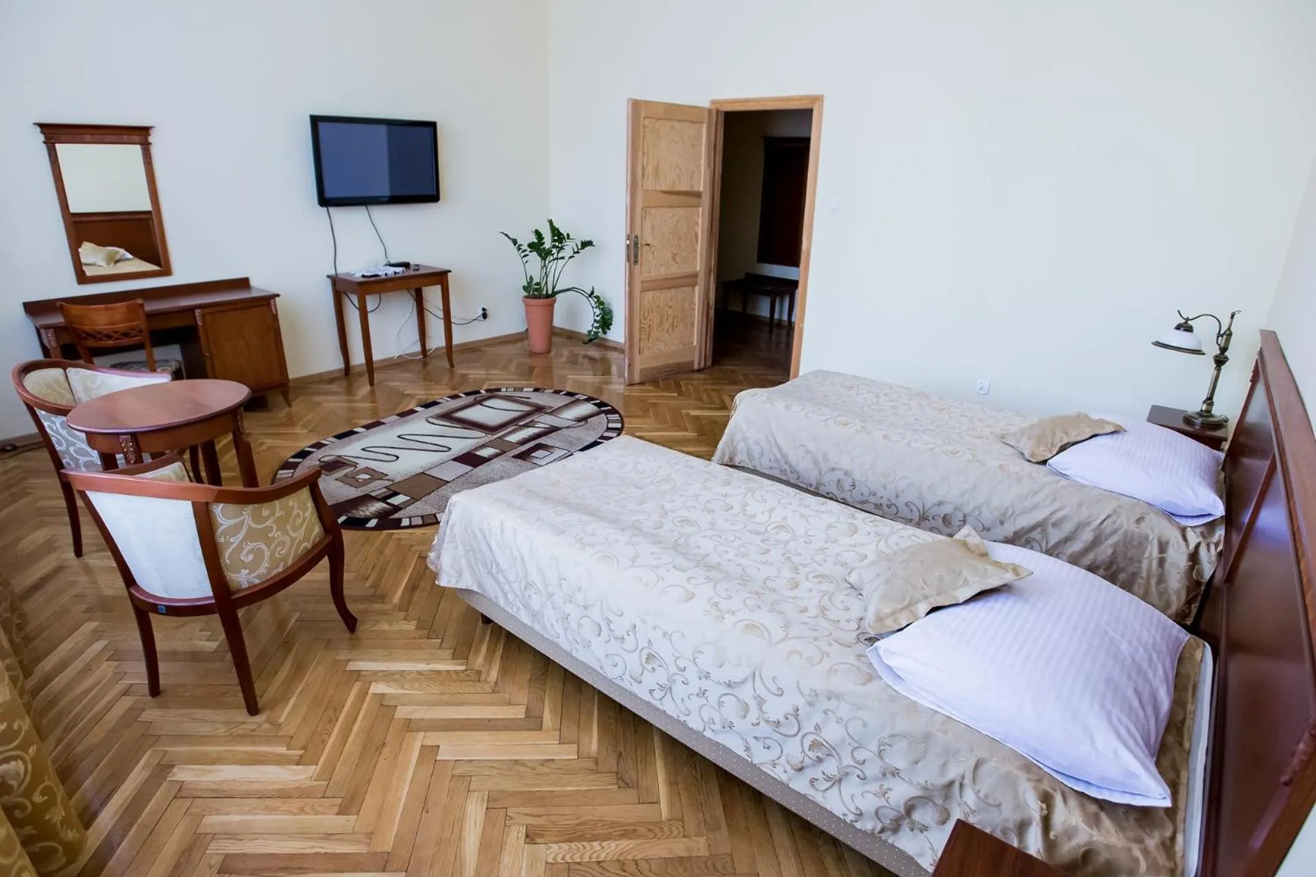 Double Room with Garden View - single occupancy in Pałac w Kobylnikach