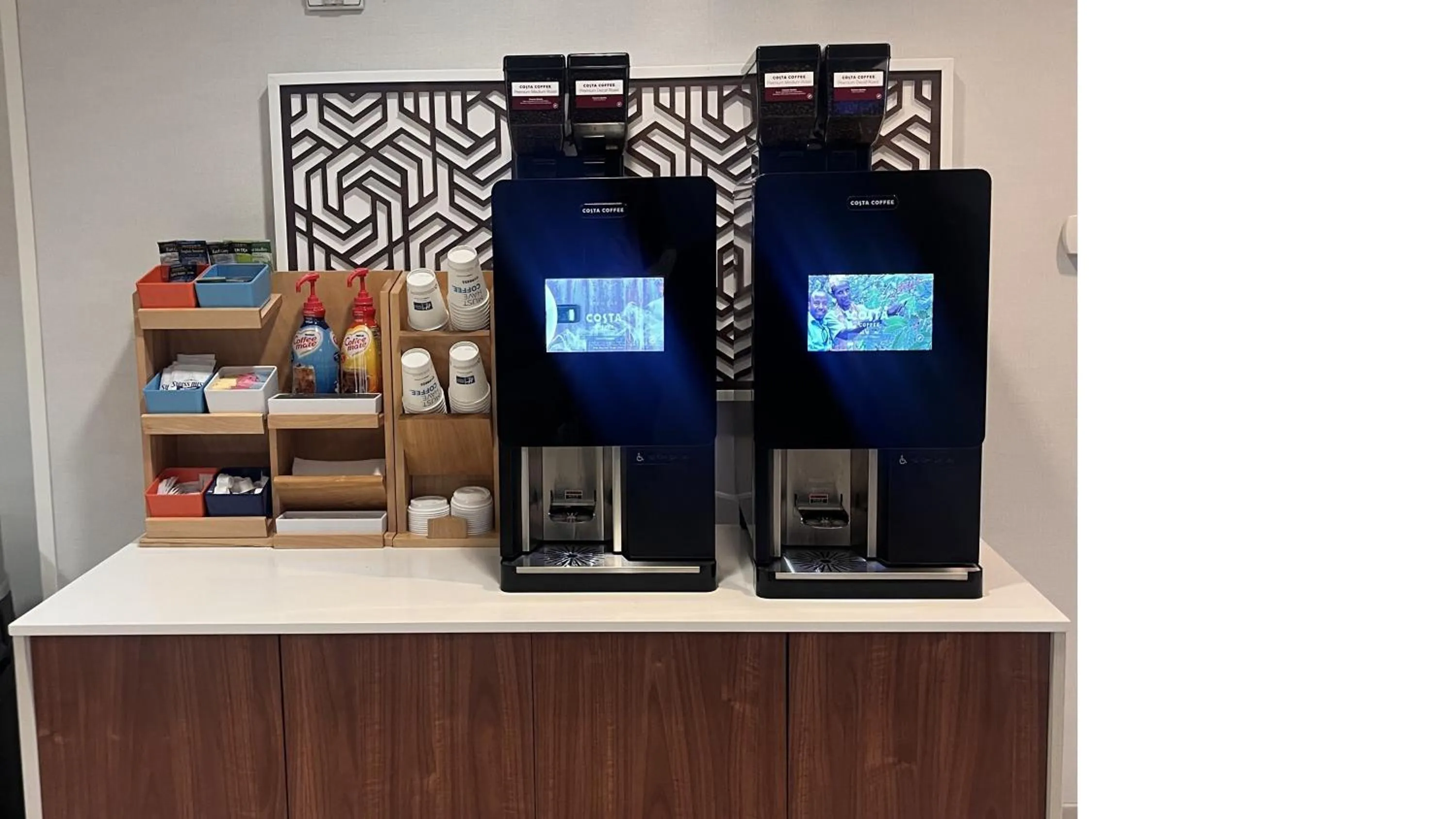 Lobby or reception in Holiday Inn Express & Suites Williamsport by IHG