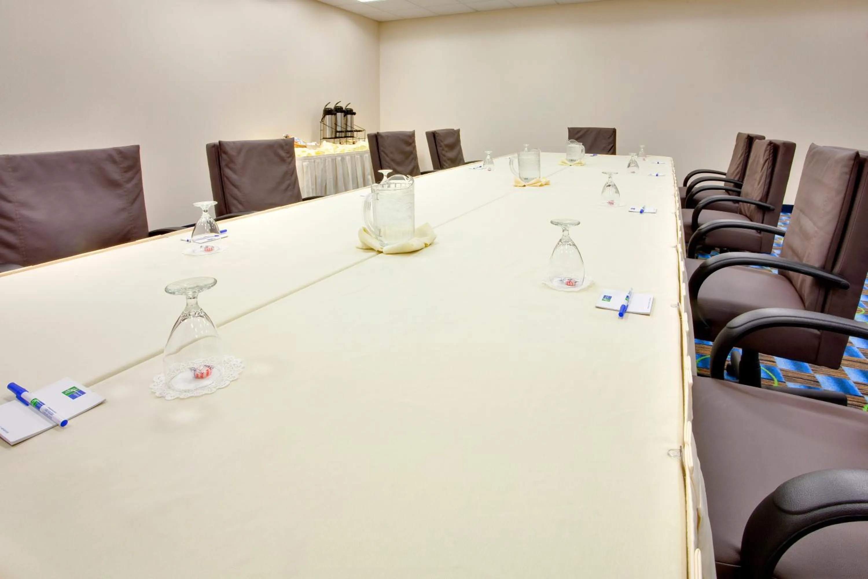 Meeting/conference room in Holiday Inn Express & Suites Williamsport by IHG