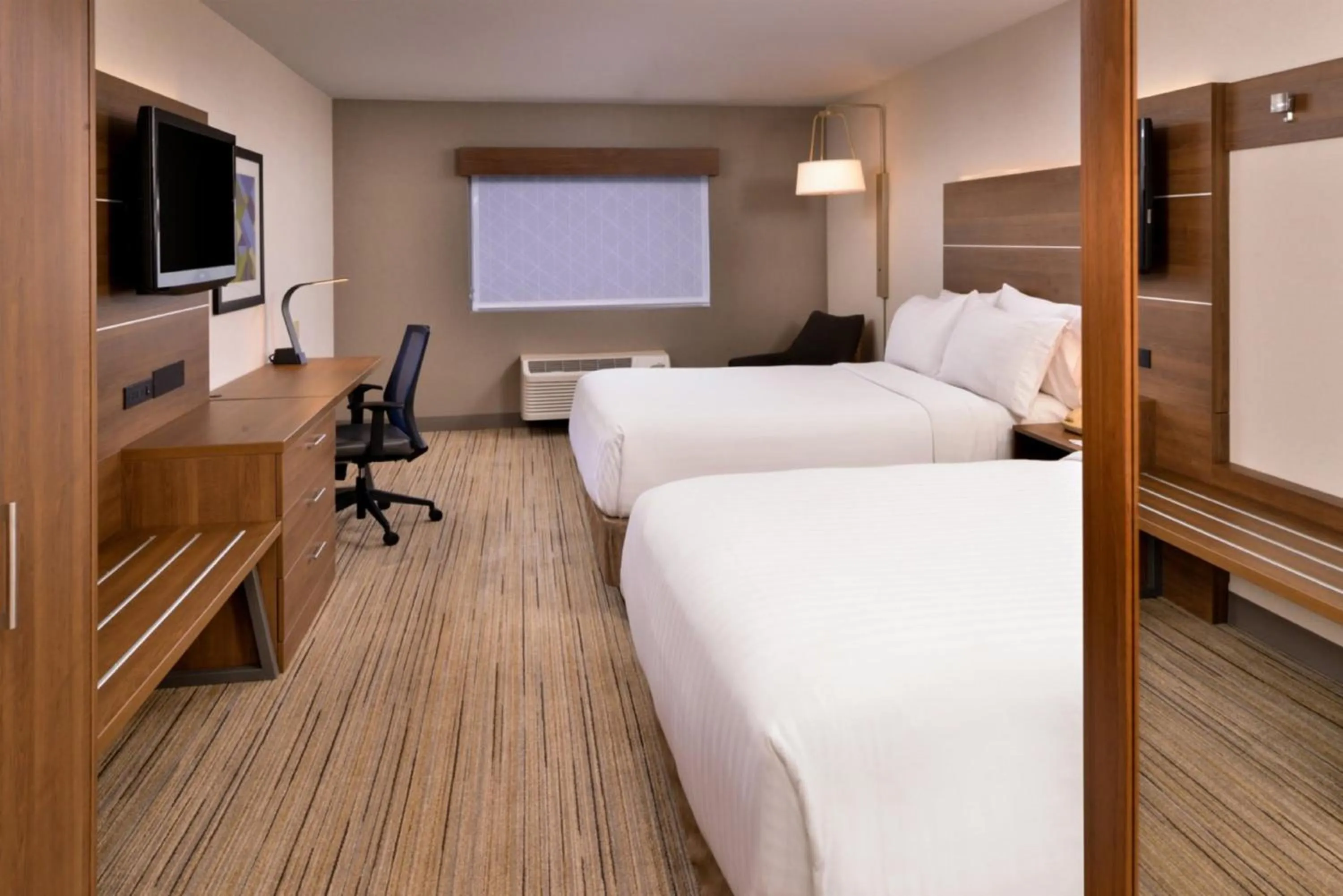 Photo of the whole room, Bed in Holiday Inn Express Walnut Creek by IHG