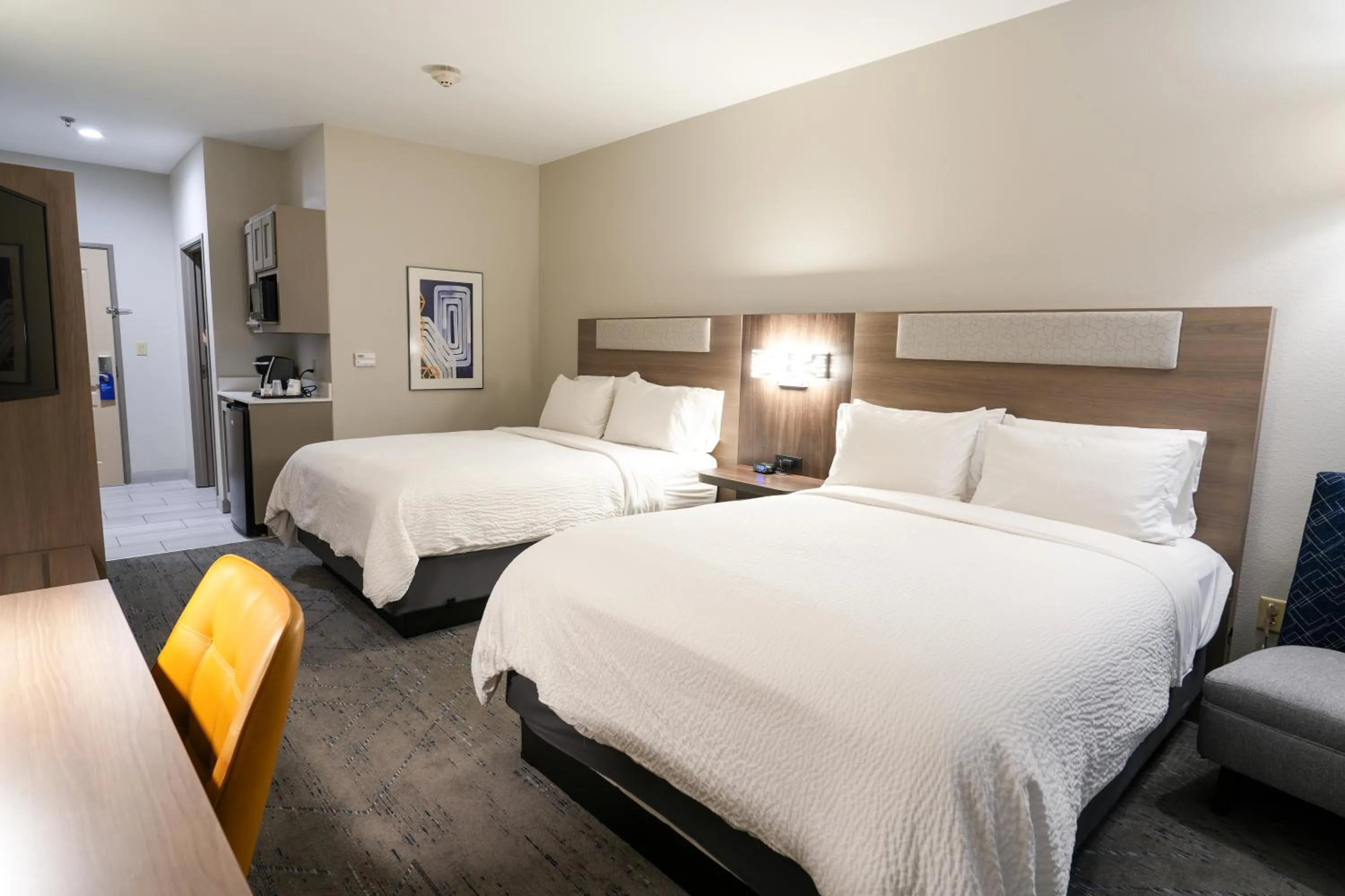 Bed in Holiday Inn Express Hotel & Suites Cedar Hill by IHG