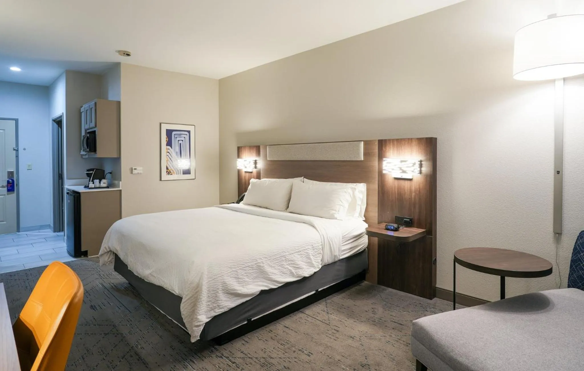 Photo of the whole room, Bed in Holiday Inn Express Hotel & Suites Cedar Hill by IHG
