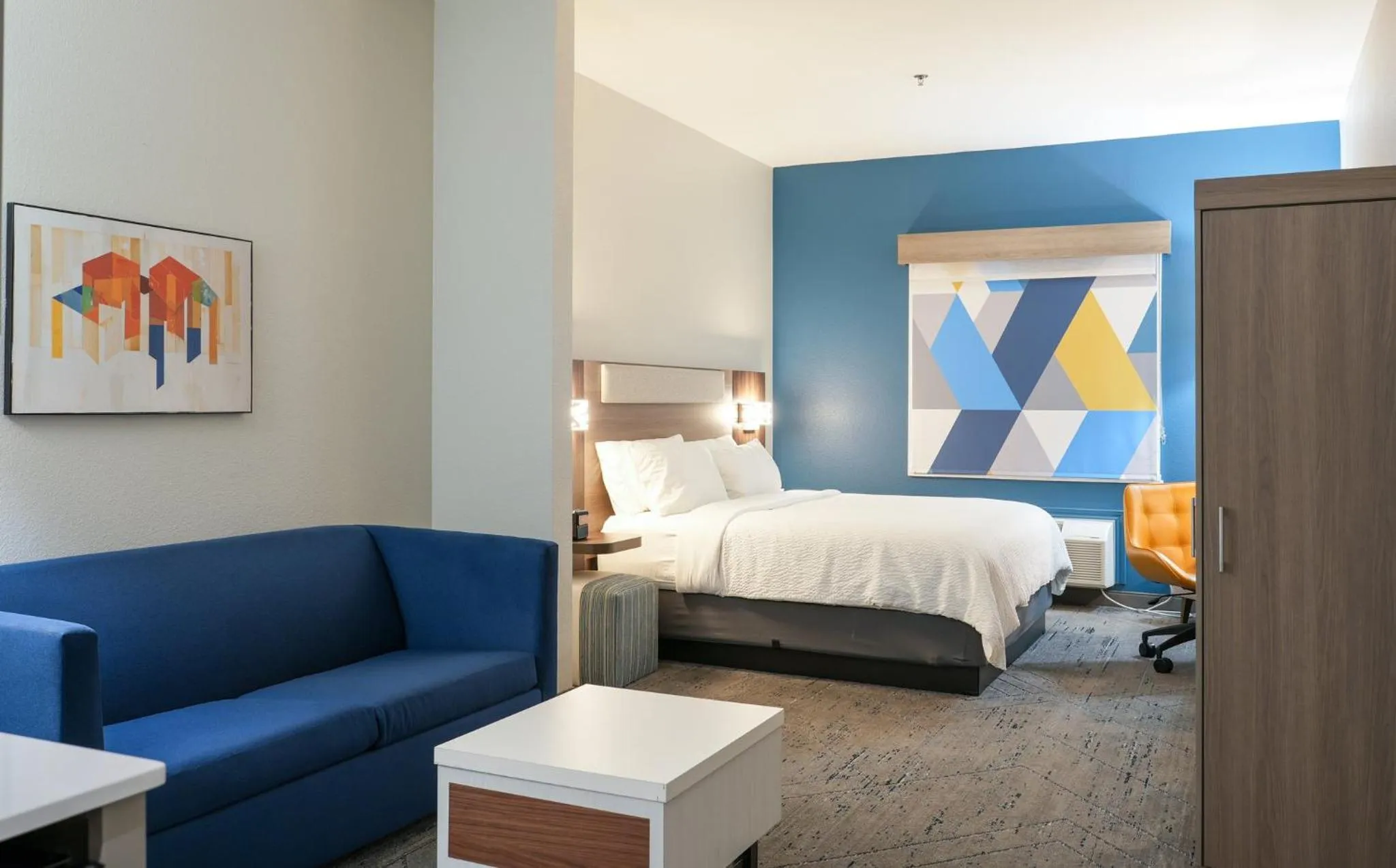 Photo of the whole room, Bed in Holiday Inn Express Hotel & Suites Cedar Hill by IHG