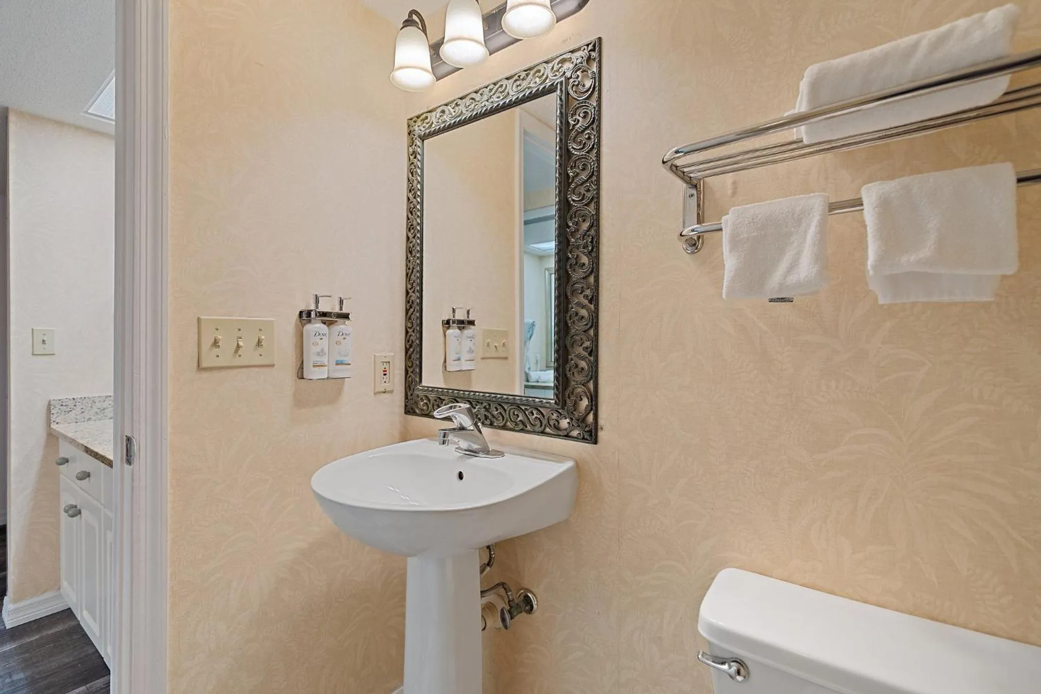 Photo of the whole room in Holiday Inn & Suites Clearwater Beach S-Harbourside