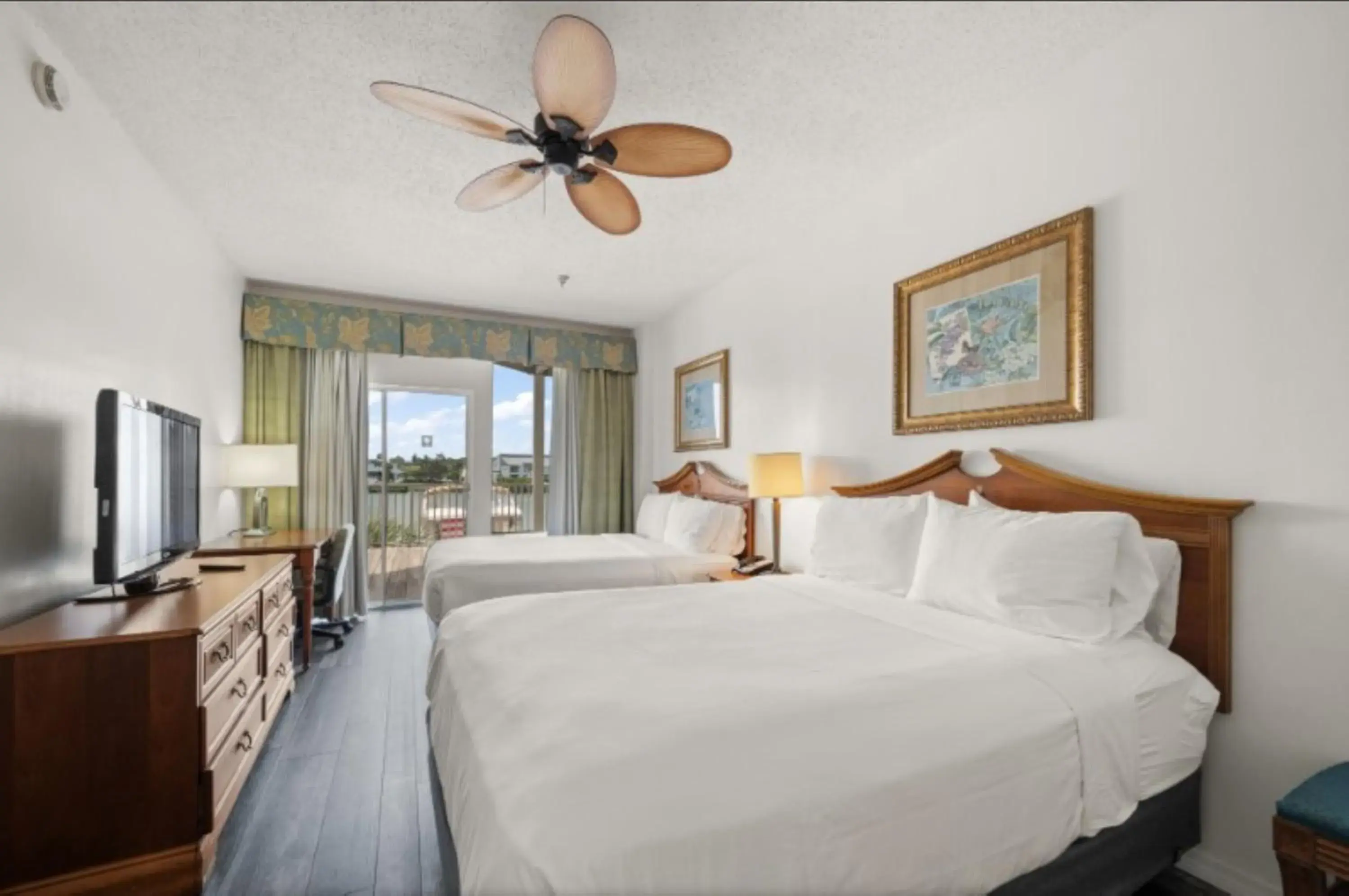 One-Bedroom Suite with Marina View - Non-Smoking in Holiday Inn & Suites Clearwater Beach S-Harbourside One-Bedroom Suite with Marina View - Non-Smoking in Holiday Inn & Suites Clearwater Beach S-Harbourside