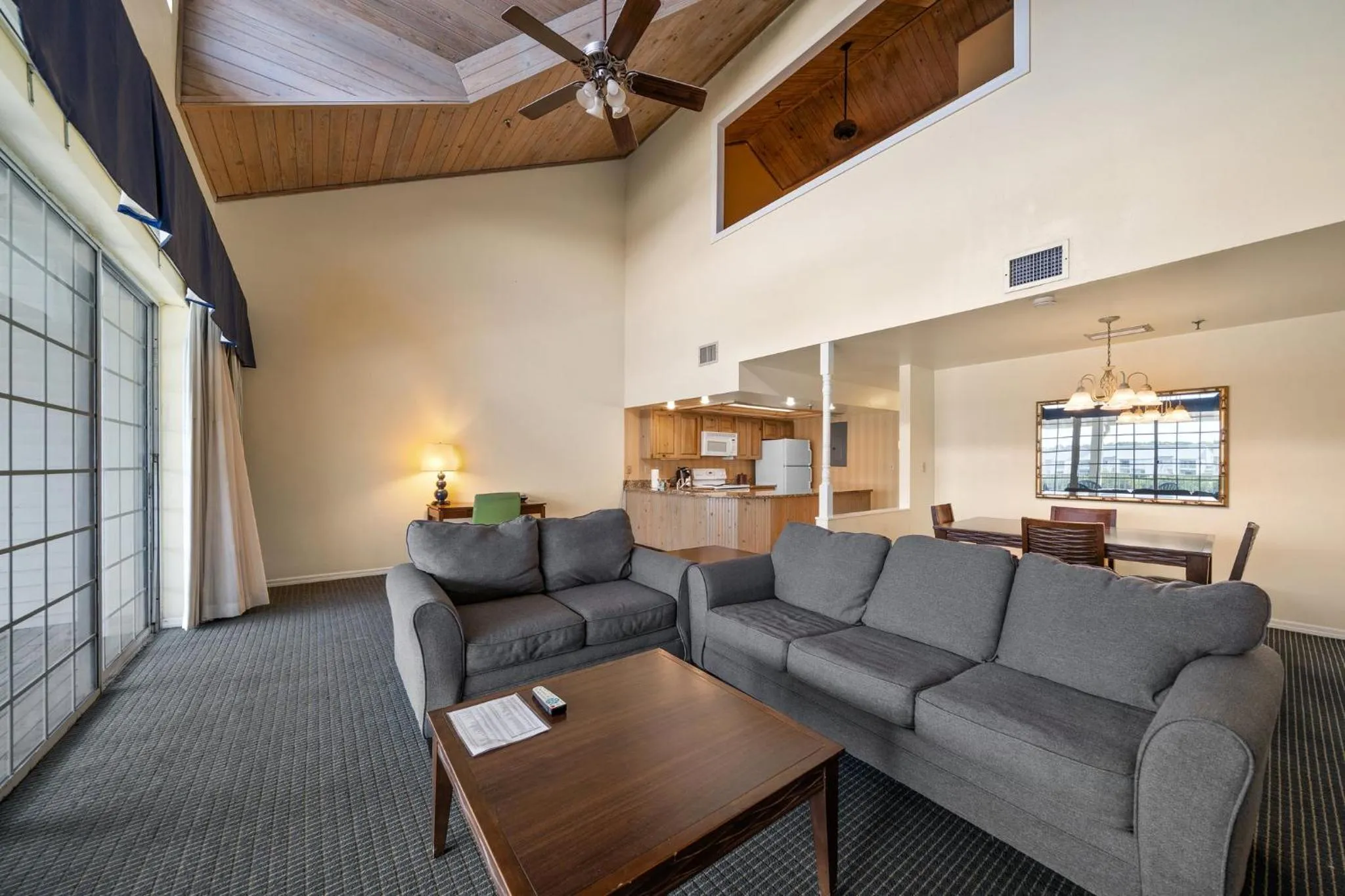 Photo of the whole room in Holiday Inn & Suites Clearwater Beach S-Harbourside