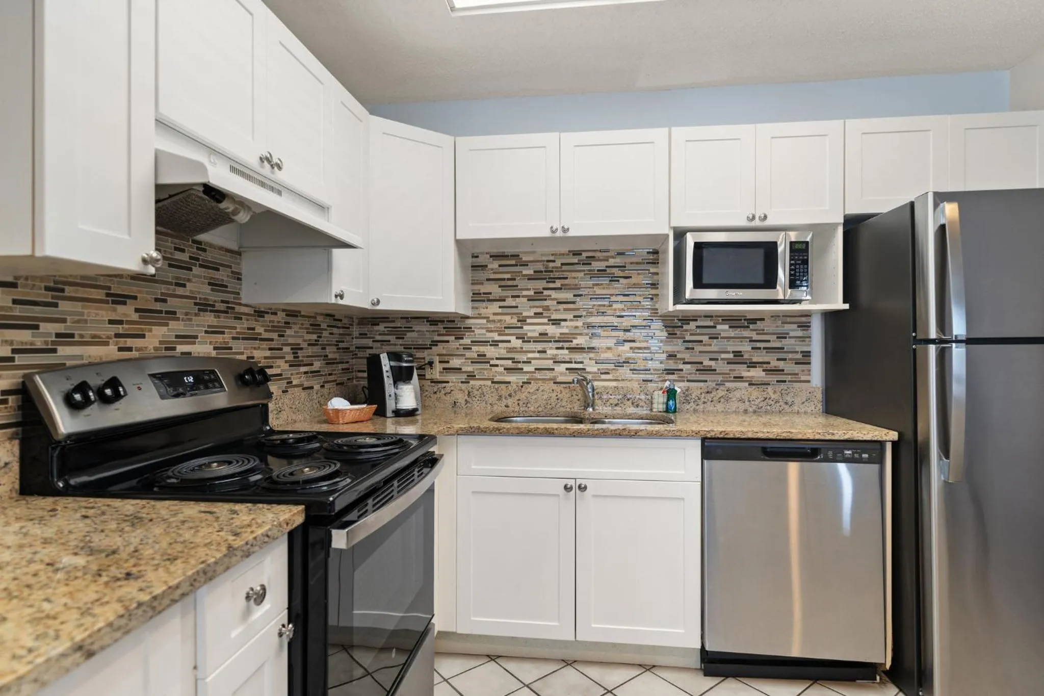 Photo of the whole room in Holiday Inn & Suites Clearwater Beach S-Harbourside