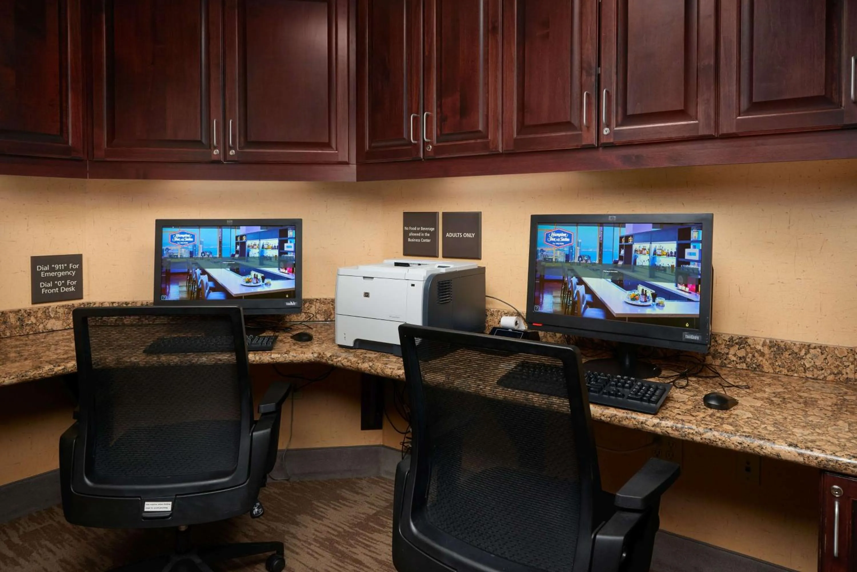 Business facilities in Hampton Inn & Suites Rogers