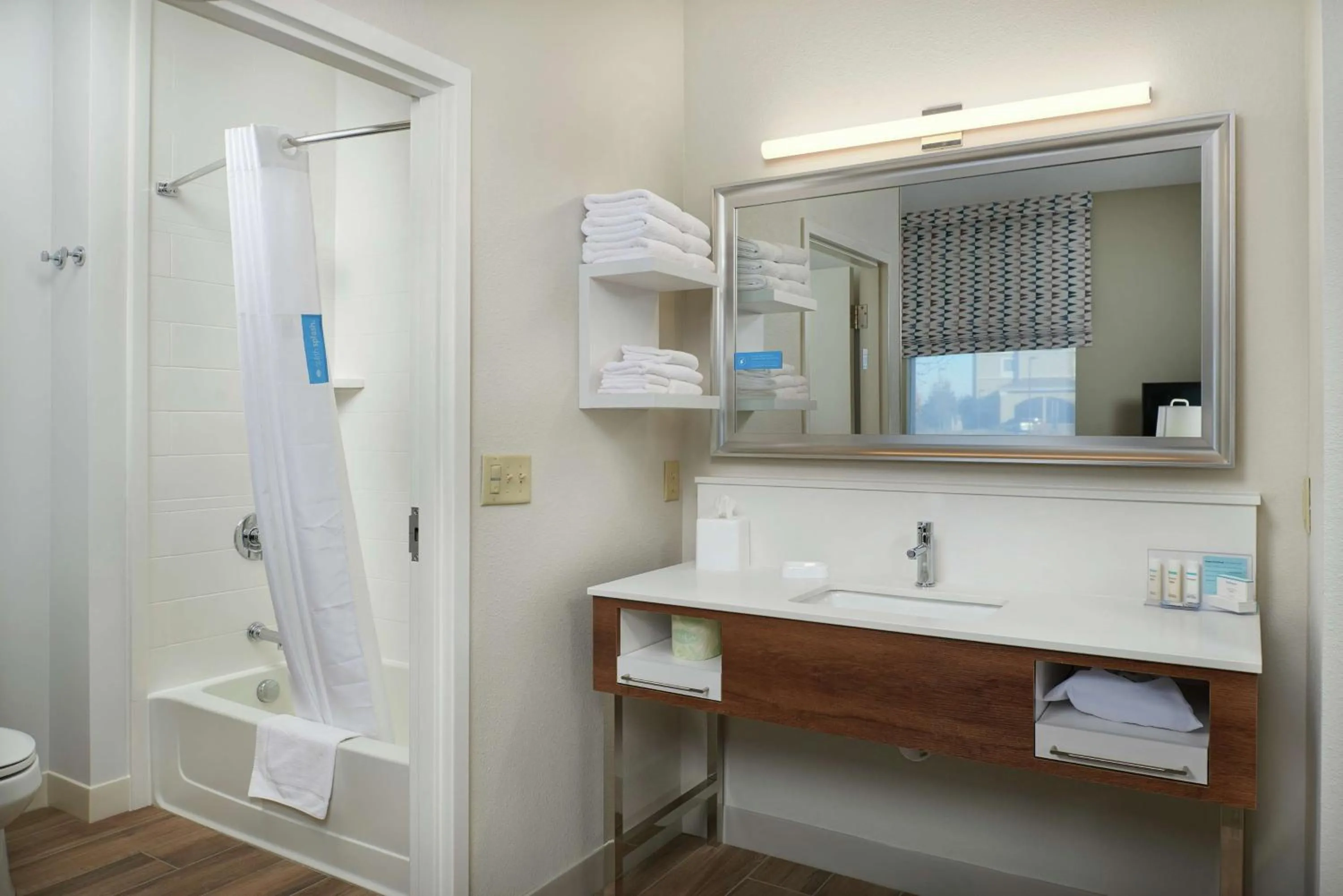 Bathroom in Hampton Inn & Suites Rogers