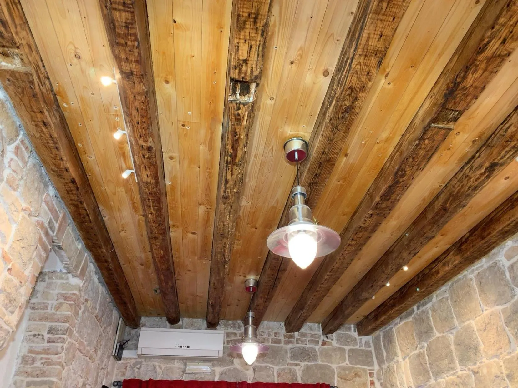 Decorative detail in Luxury Art Room