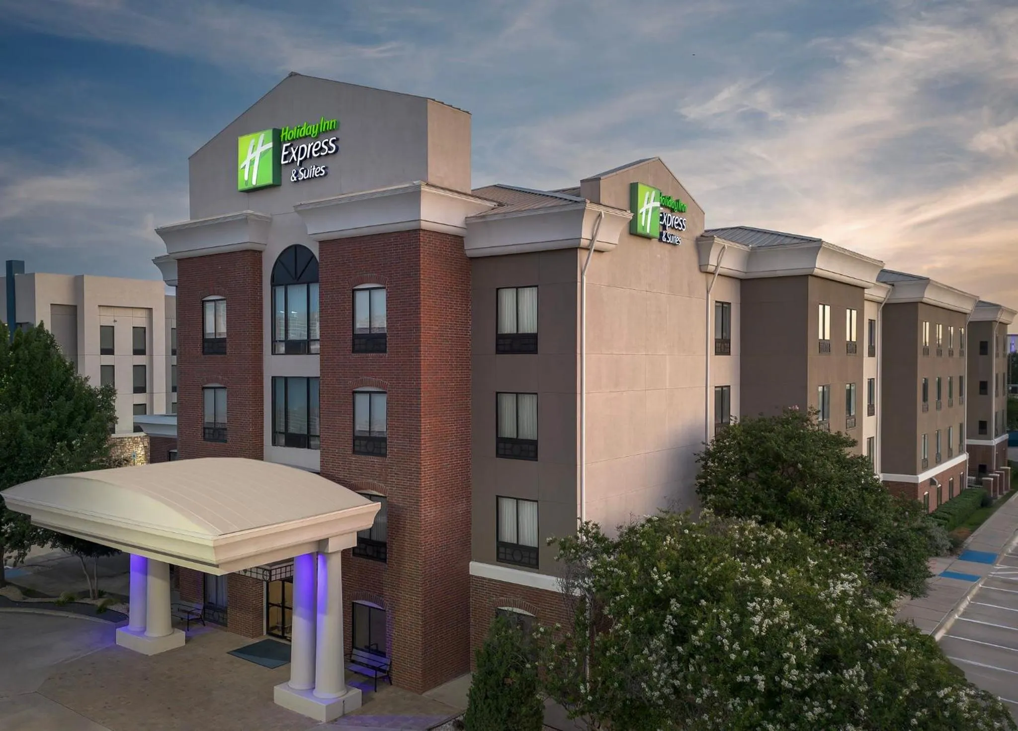 Property building in Holiday Inn Express Hotel & Suites DFW West - Hurst by IHG