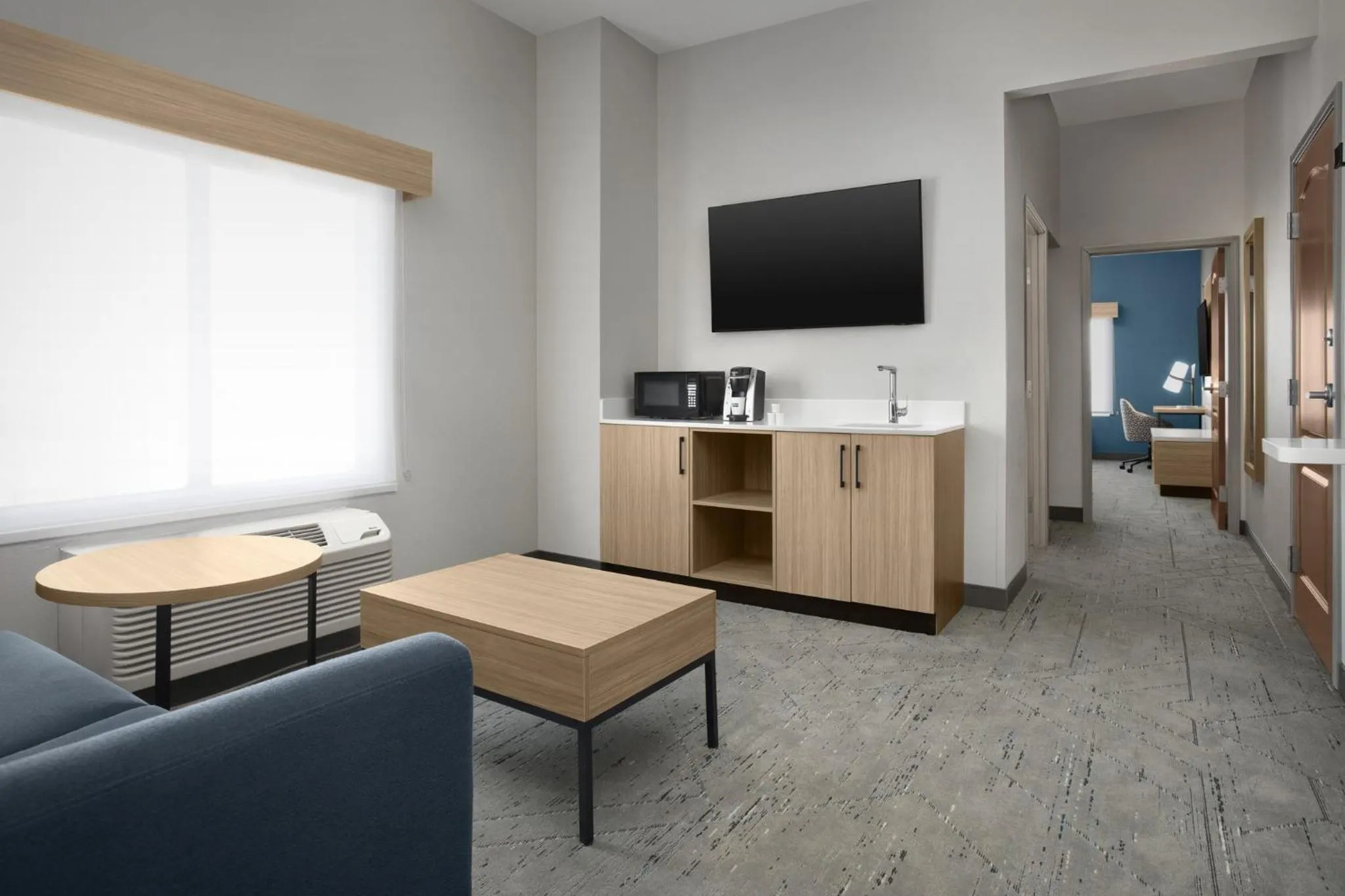 Photo of the whole room in Holiday Inn Express Hotel & Suites DFW West - Hurst by IHG