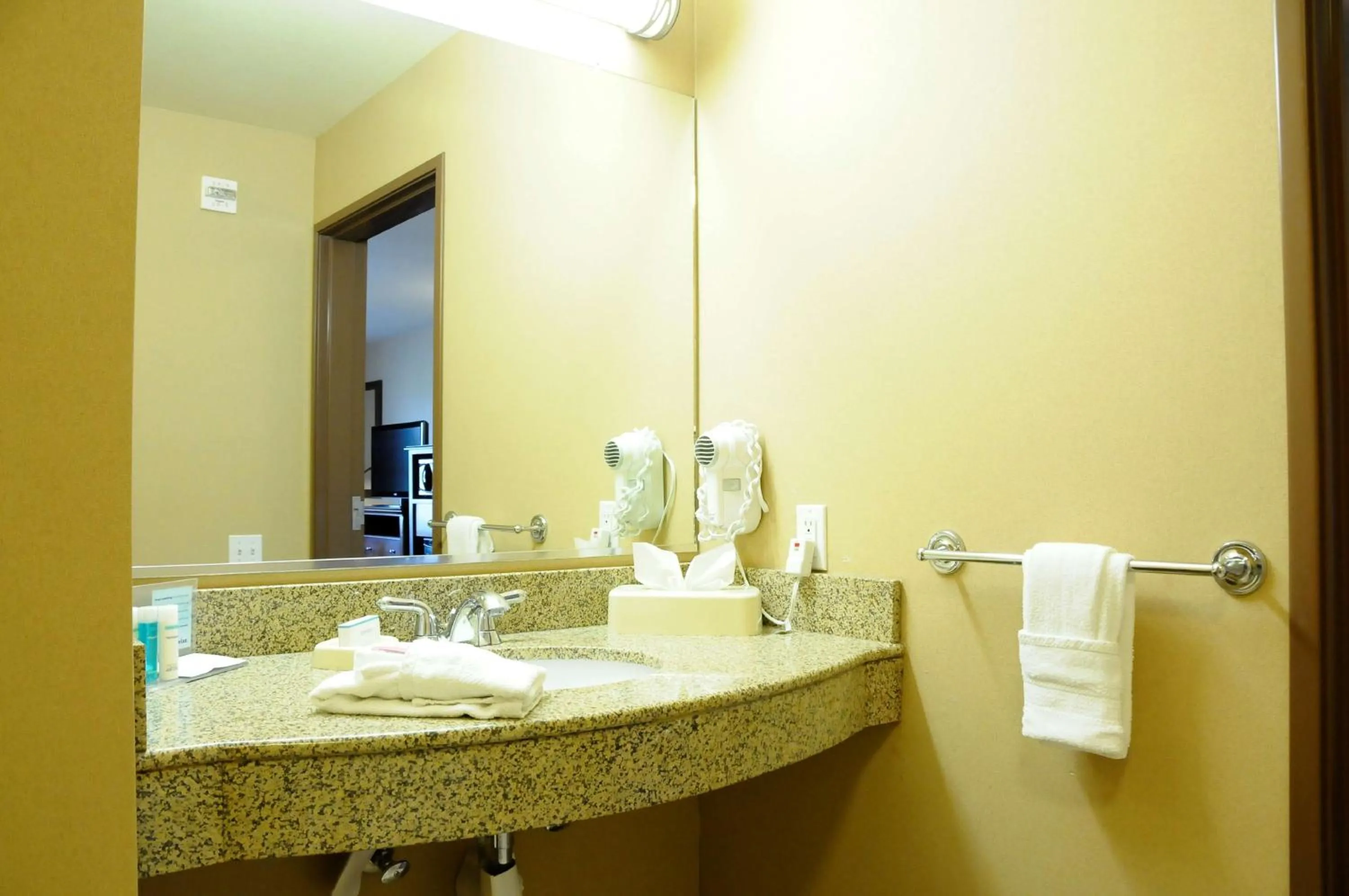 Bathroom in Hampton Inn & Suites Red Bluff