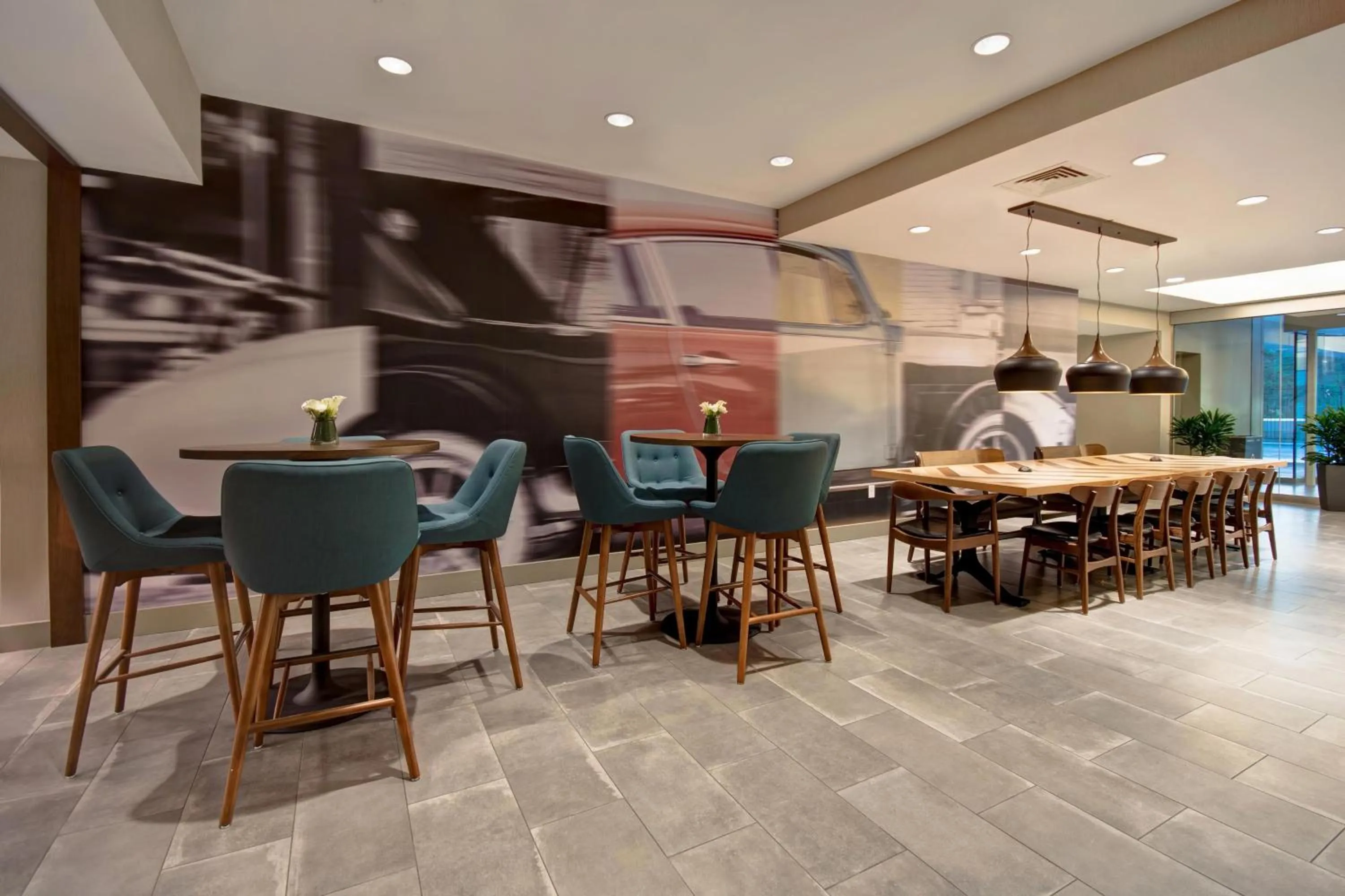 Lobby or reception in Four Points by Sheraton Boston Newton