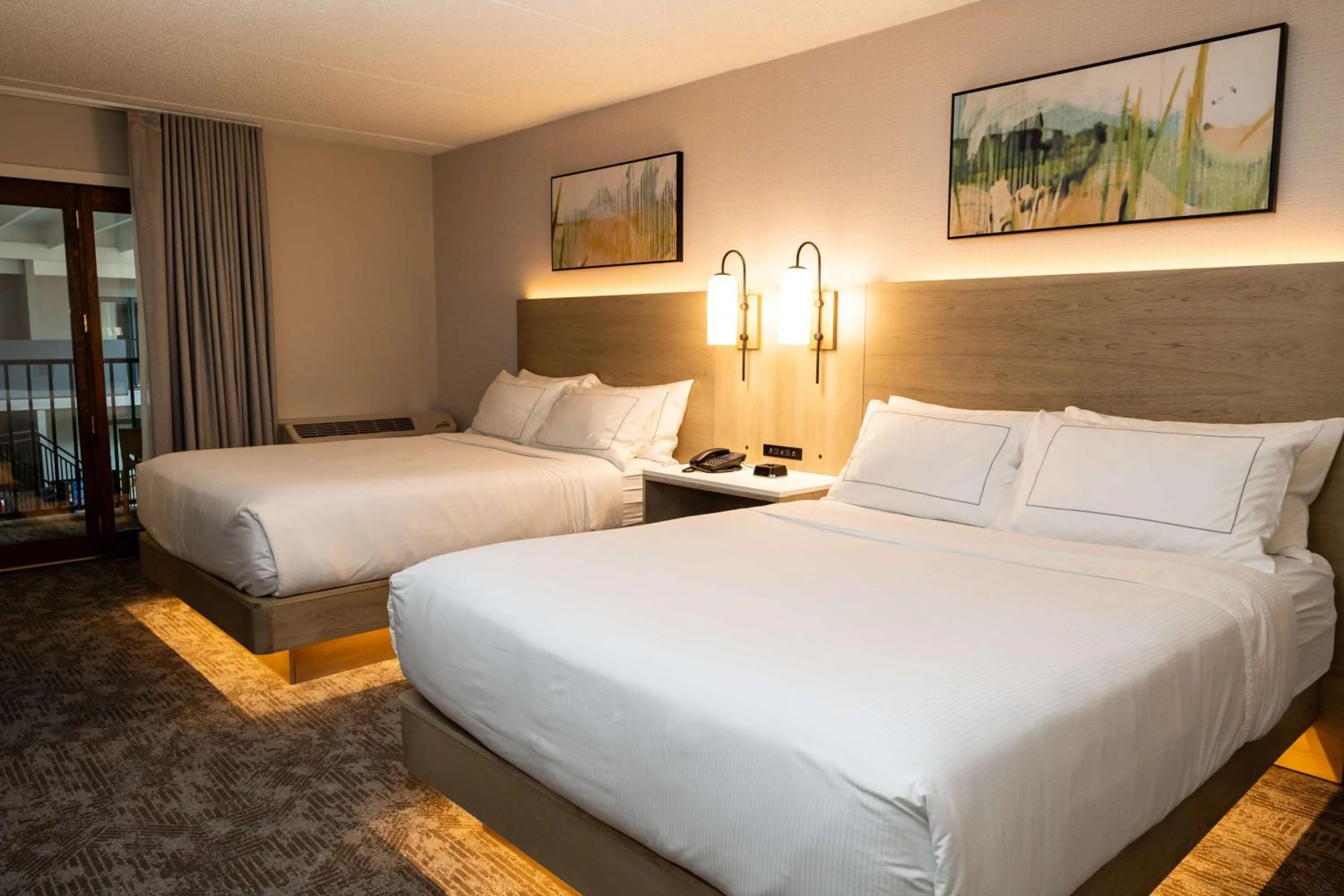 Bed in Holiday Inn Austin Conference Center, an IHG Hotel