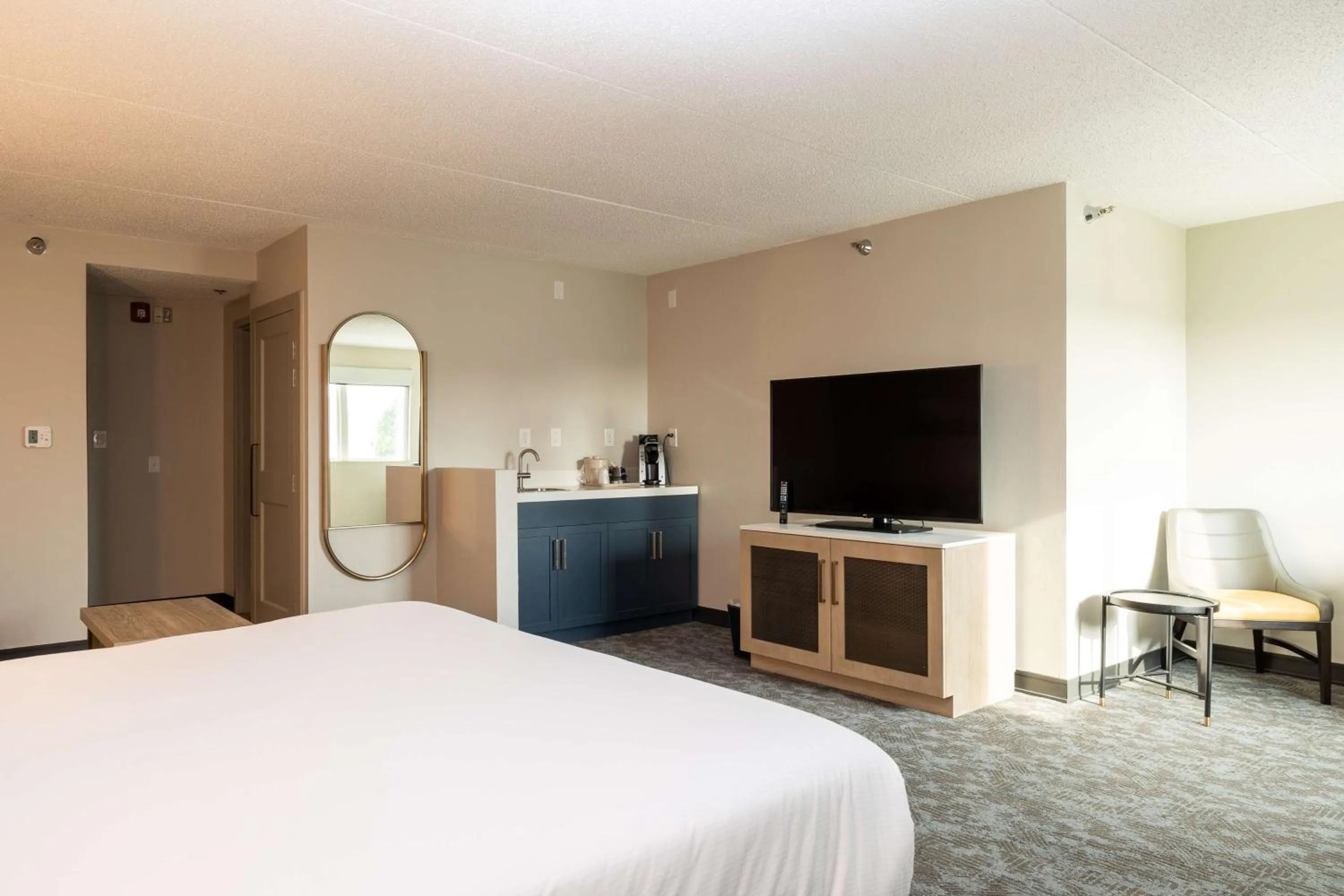 Bed in Holiday Inn Austin Conference Center, an IHG Hotel