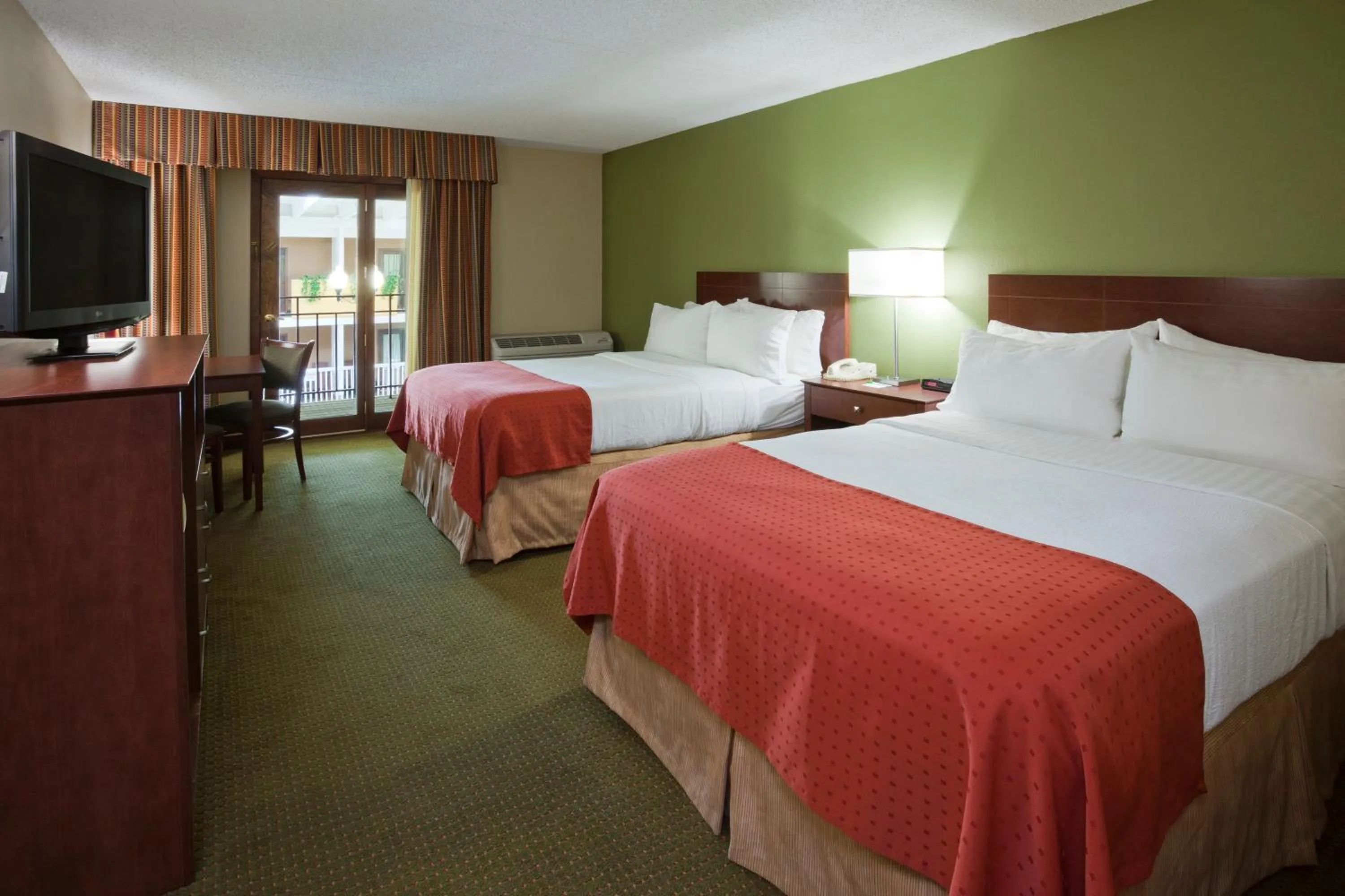 Photo of the whole room, Bed in Holiday Inn Austin Conference Center, an IHG Hotel