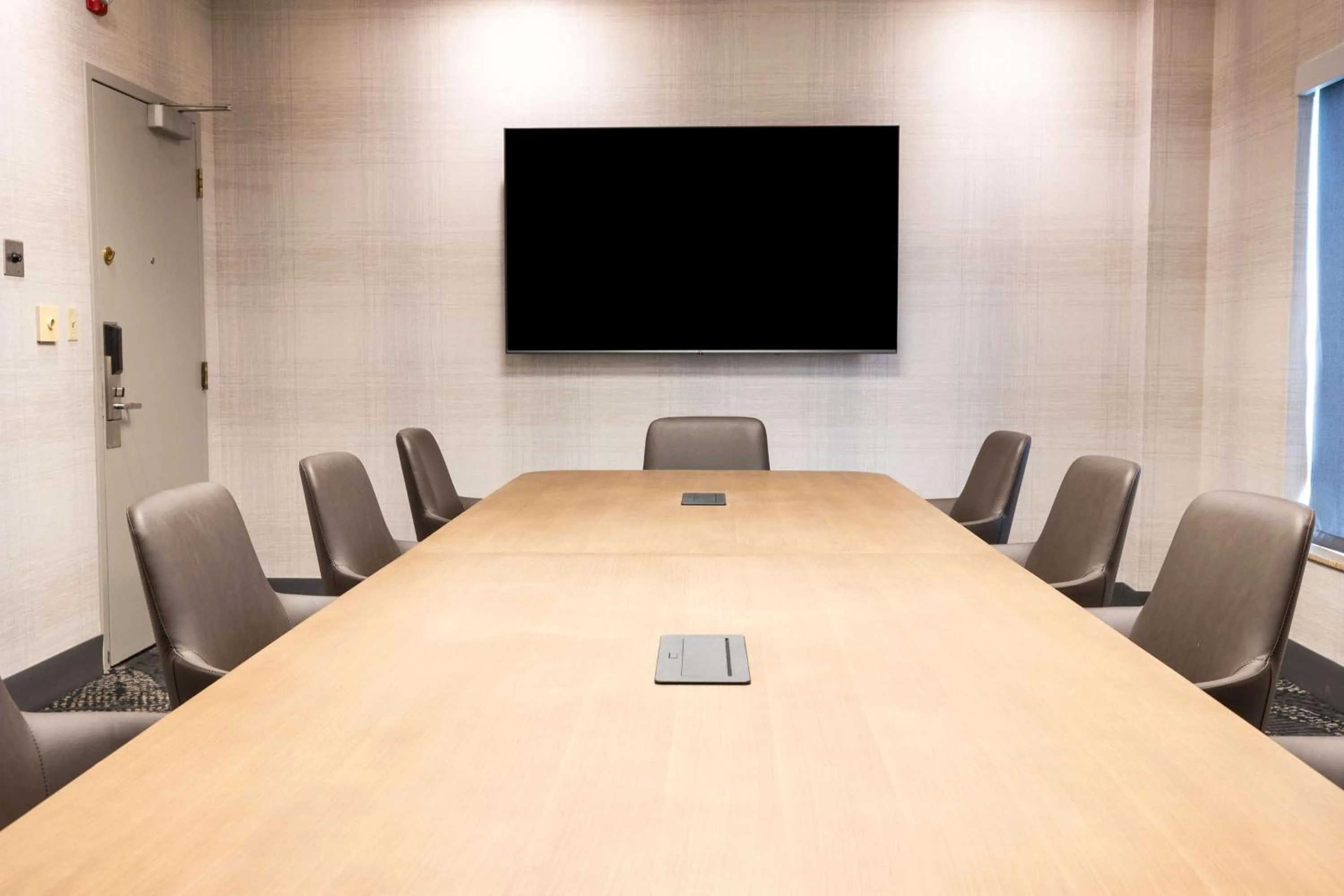 Meeting/conference room in Holiday Inn Austin Conference Center, an IHG Hotel