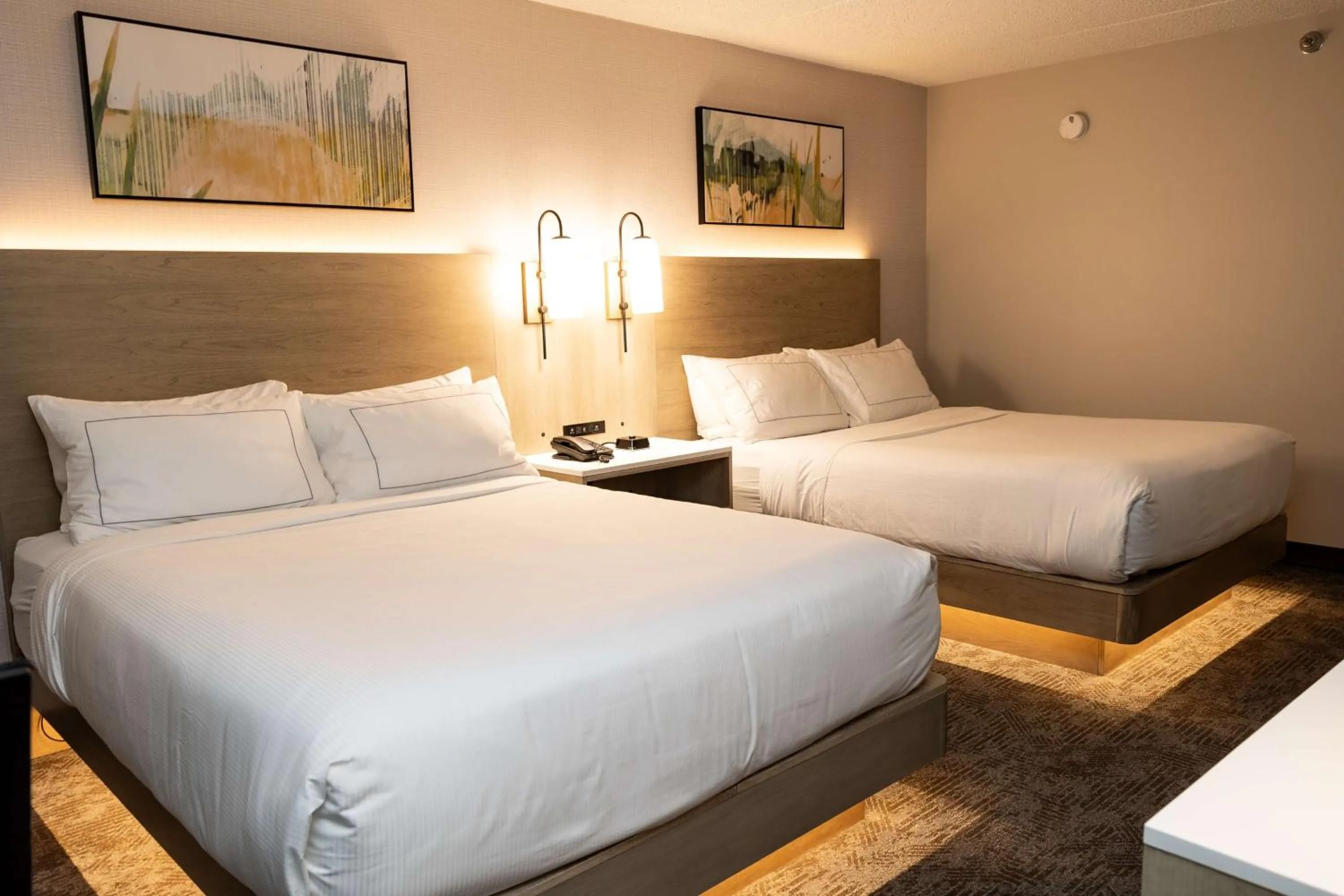 Bed in Holiday Inn Austin Conference Center, an IHG Hotel