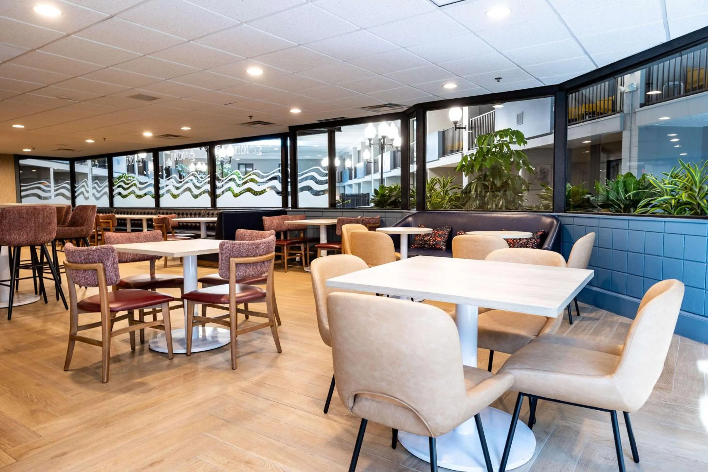 Restaurant/places to eat in Holiday Inn Austin Conference Center, an IHG Hotel