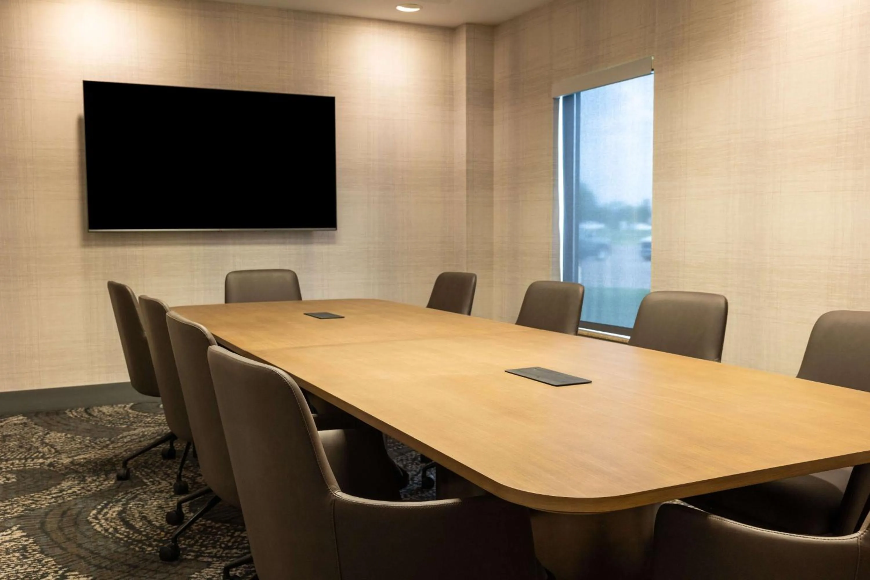 Meeting/conference room in Holiday Inn Austin Conference Center, an IHG Hotel