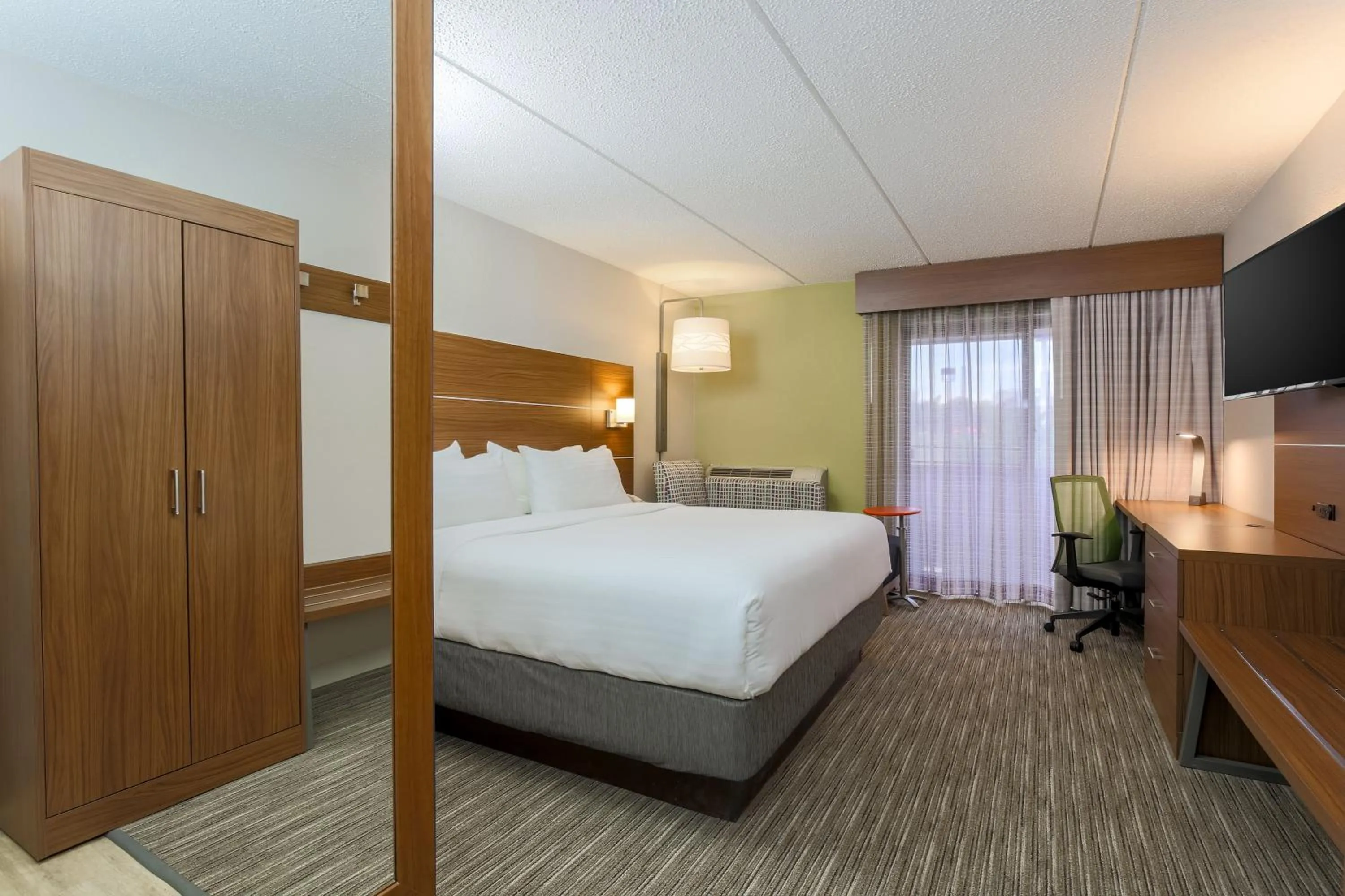 Photo of the whole room, Bed in Holiday Inn Express Milwaukee - West Medical Center by IHG