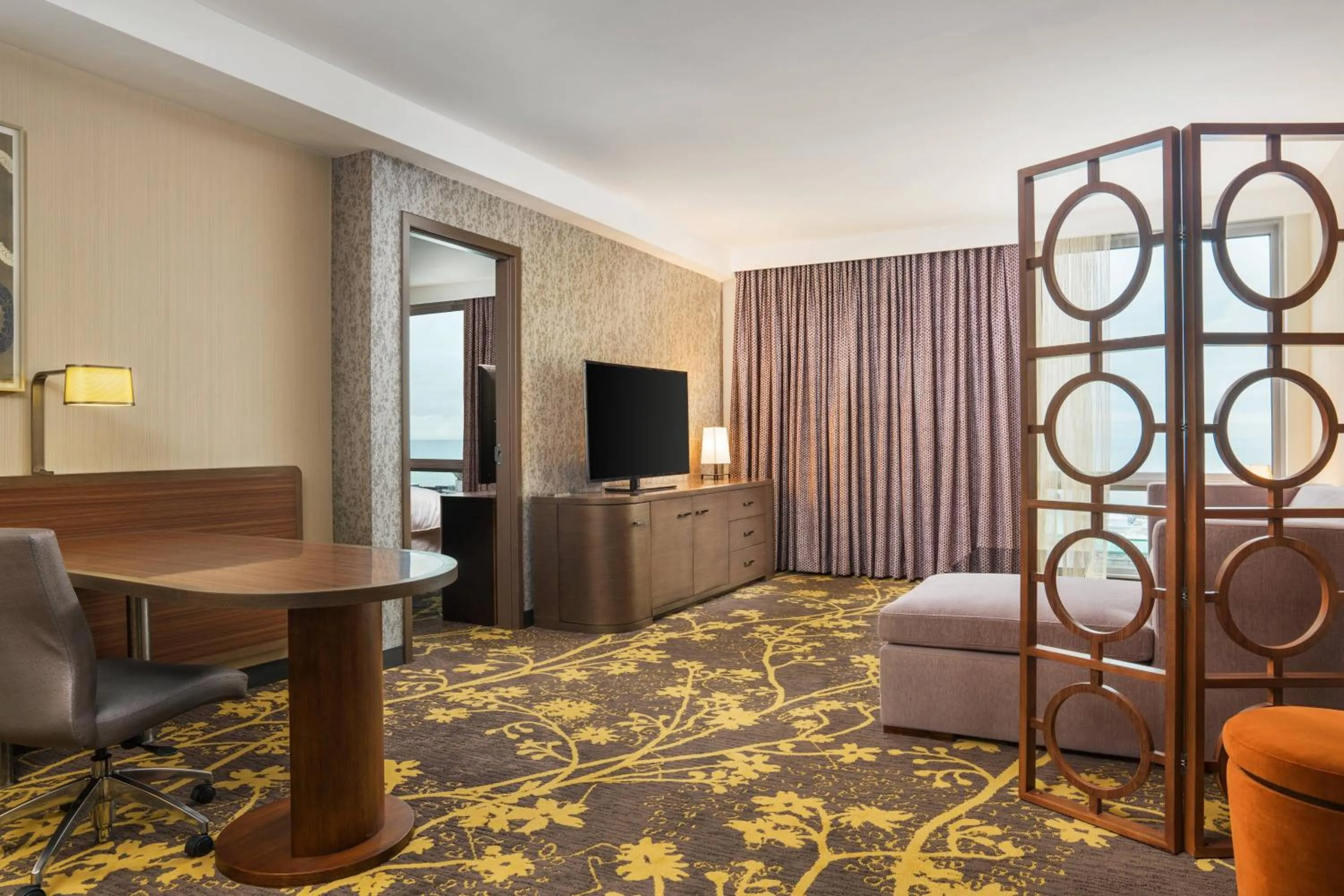 Living room in The Westin Cleveland Downtown