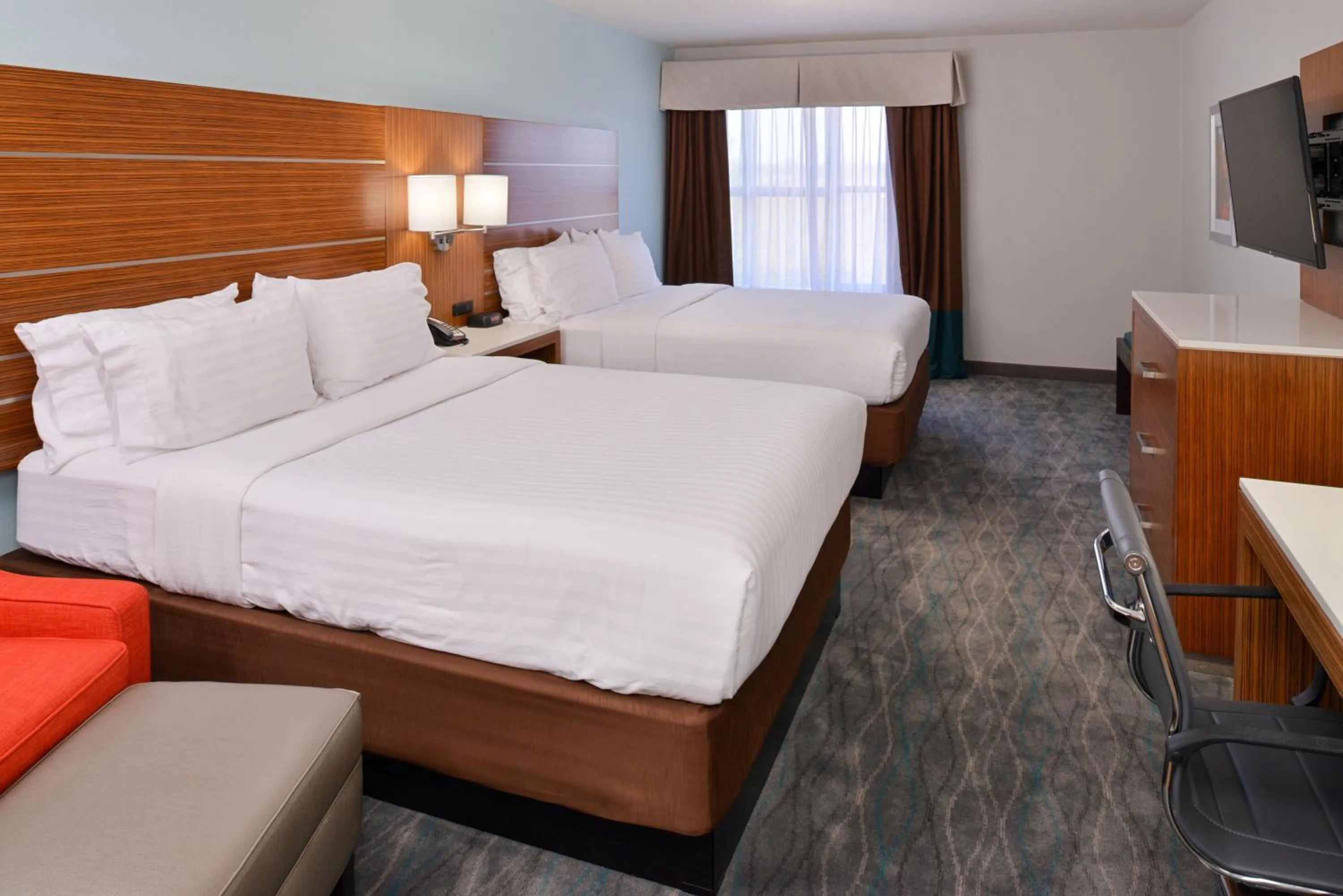 Photo of the whole room, Bed in Holiday Inn Express & Suites Austin North Central by IHG
