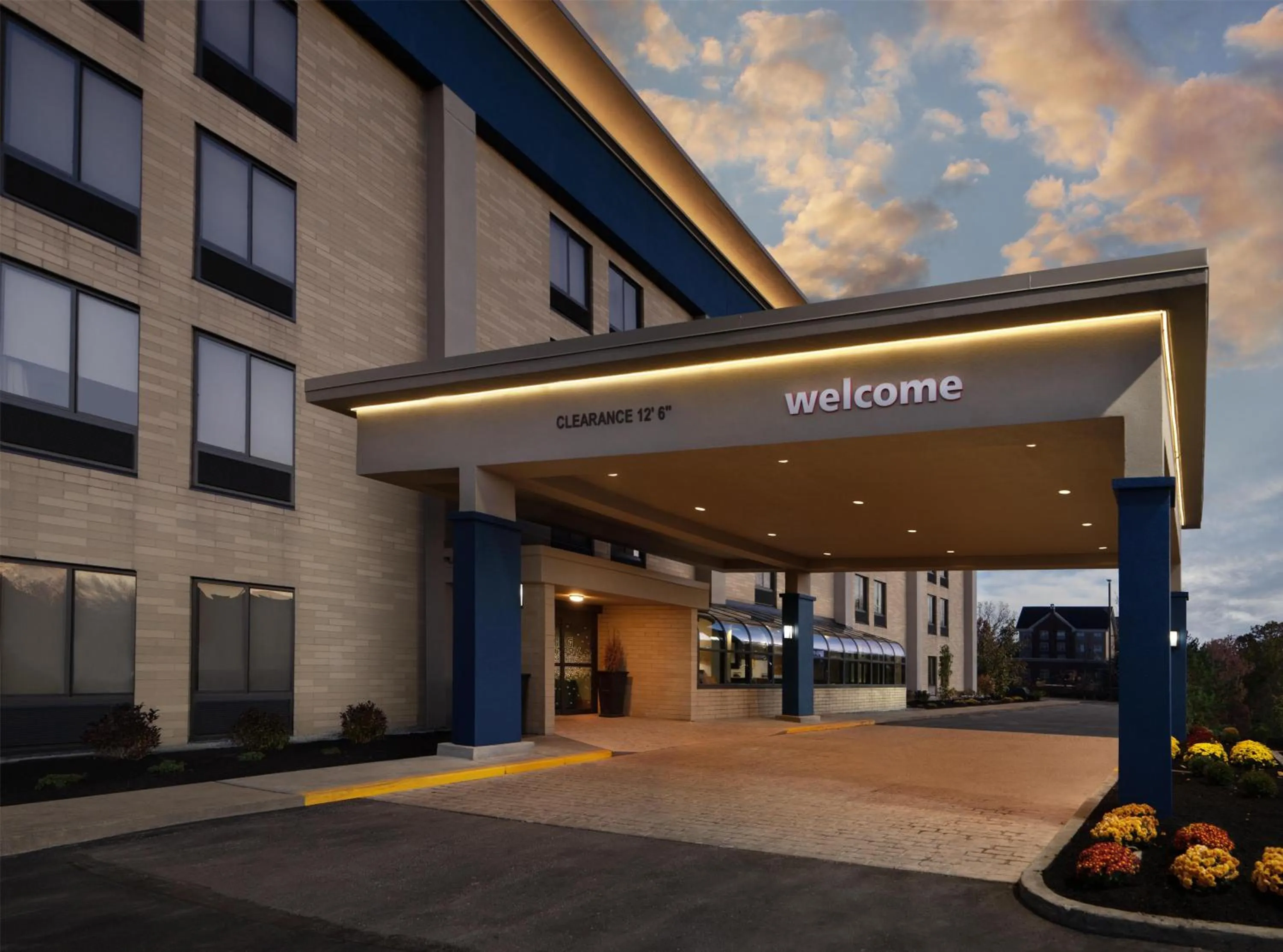 Property building in Hampton Inn Cleveland-Solon