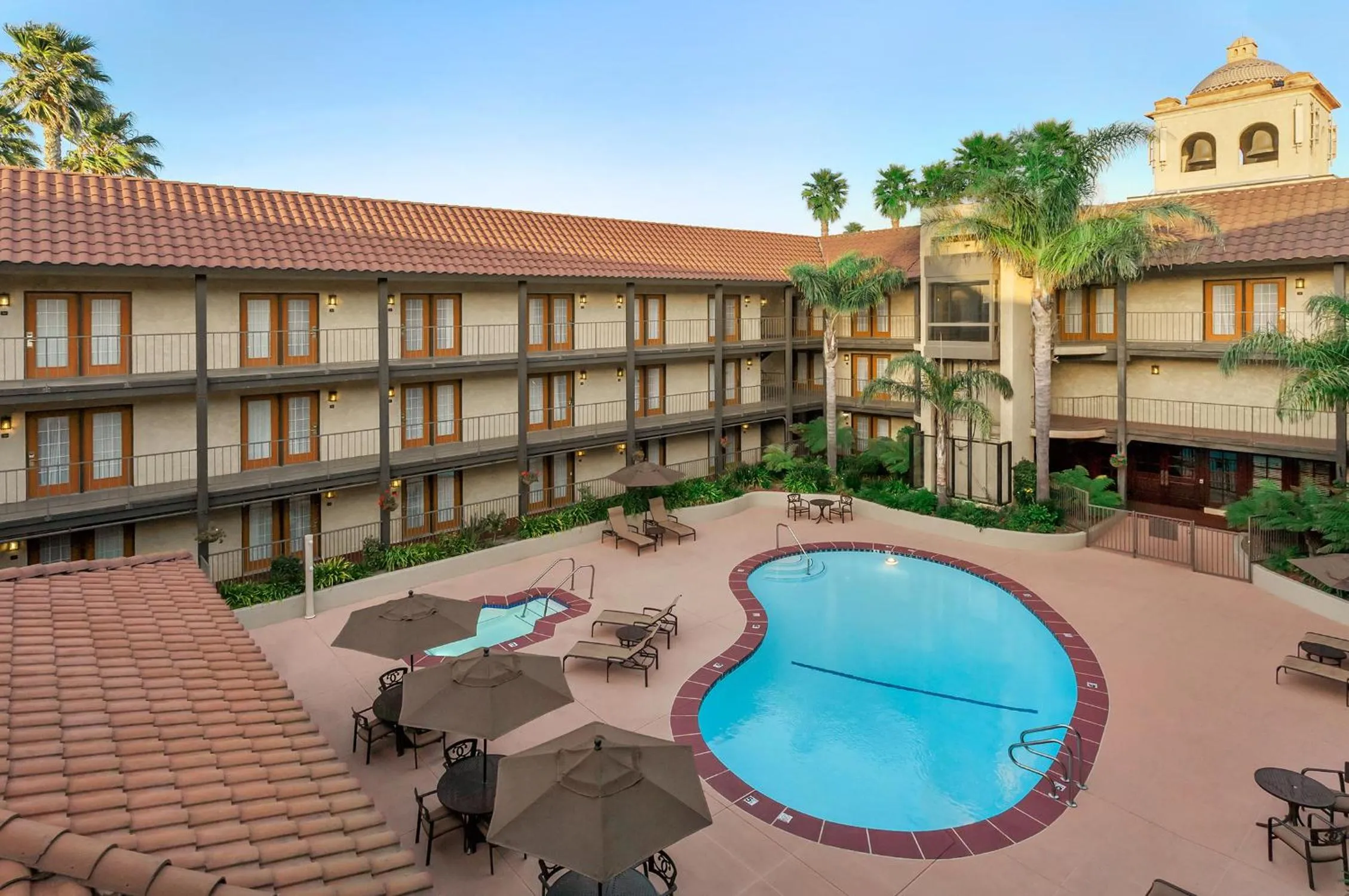 Swimming pool in Embassy Suites by Hilton Lompoc Central Coast