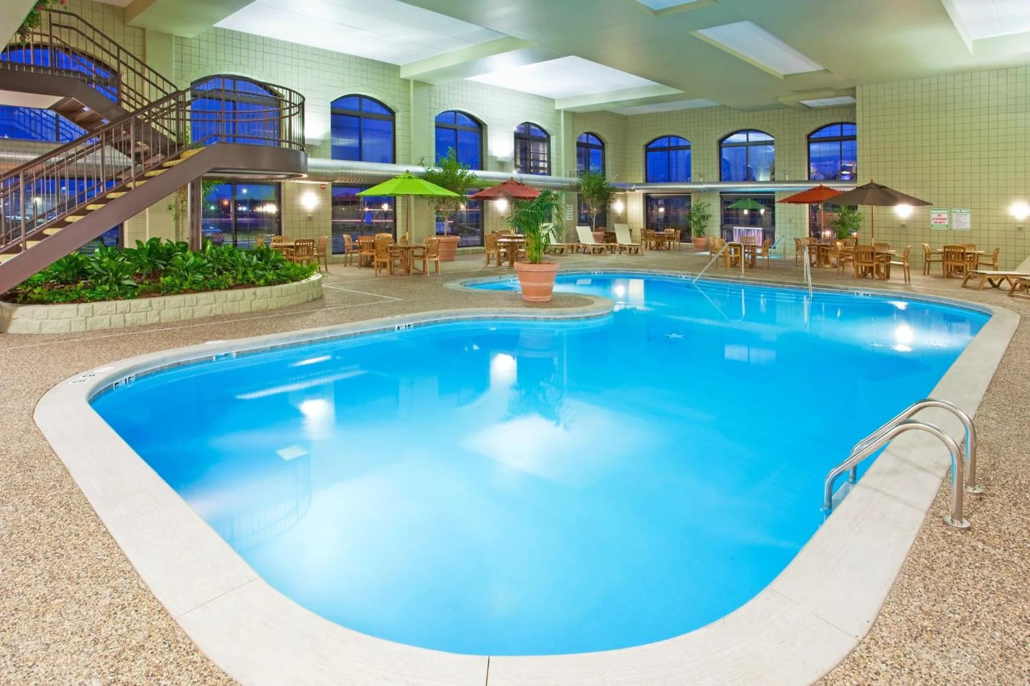 Swimming pool in Holiday Inn Midland by IHG