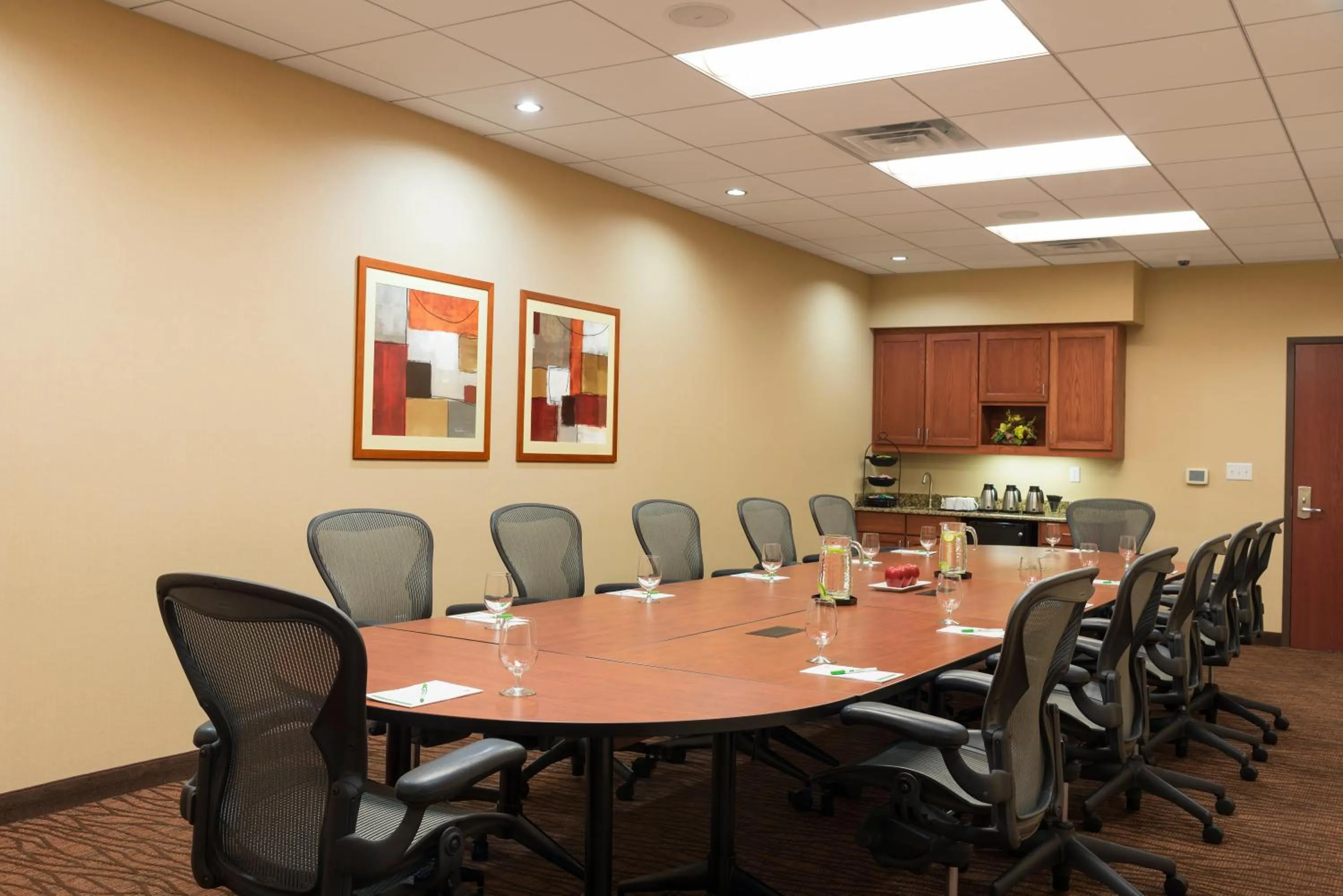 Meeting/conference room in Holiday Inn Midland by IHG