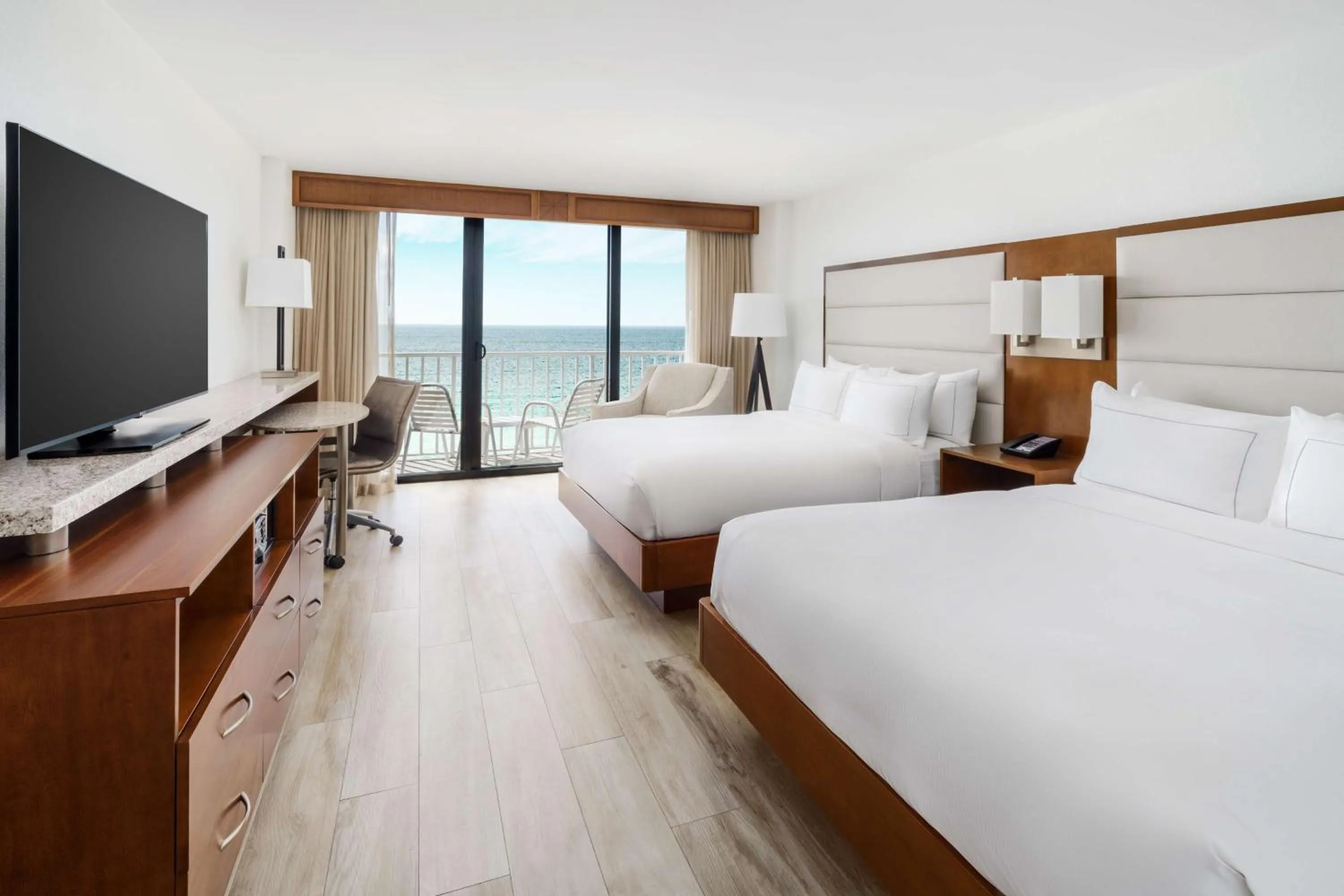 Bedroom, Bed in DoubleTree Beach Resort by Hilton Tampa Bay – North Redington Beach