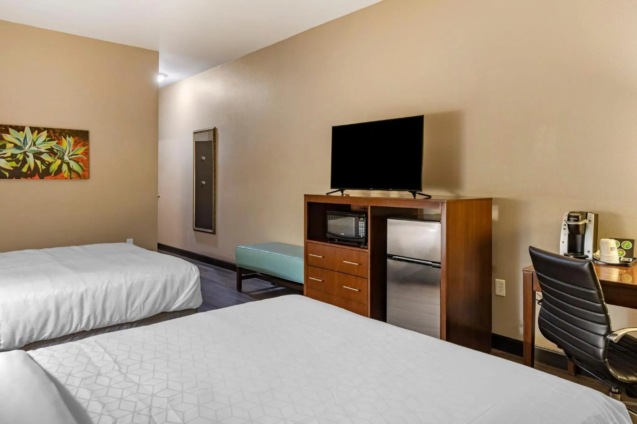 Photo of the whole room, Bed in Holiday Inn Express & Suites Indio - Coachella Valley by IHG