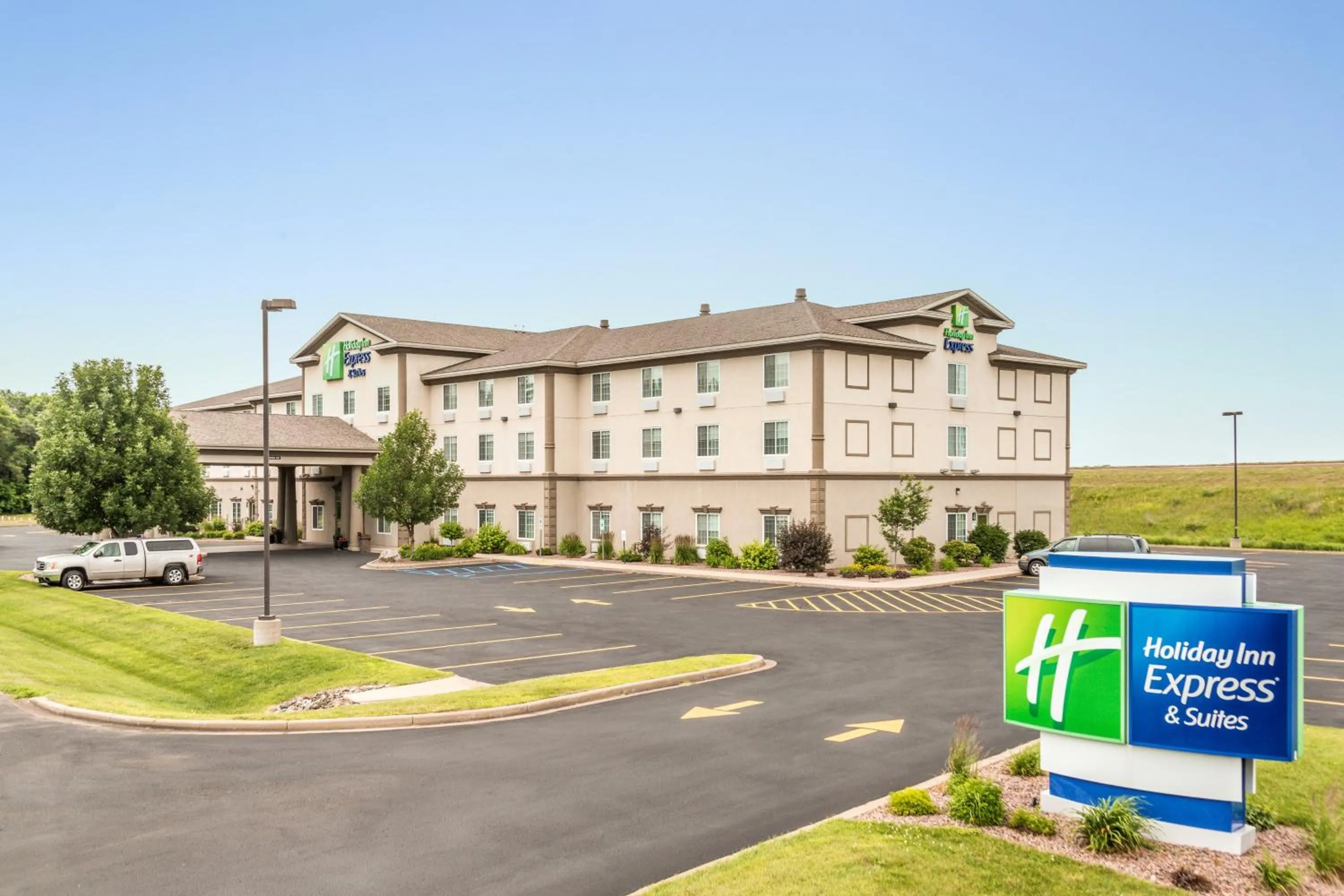 Property building in Holiday Inn Express Hotel & Suites Eau Claire North by IHG