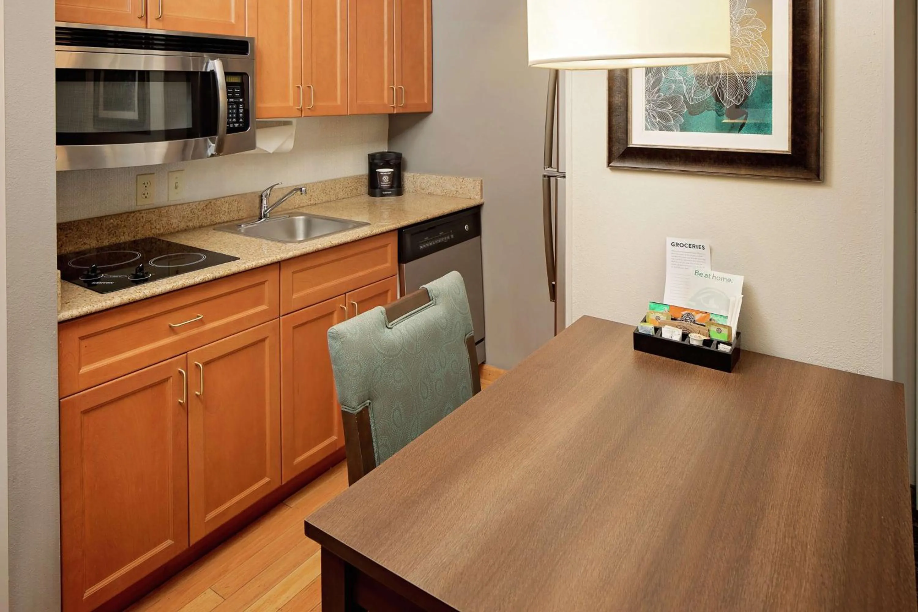 Kitchen or kitchenette in Homewood Suites by Hilton Cleveland-Solon