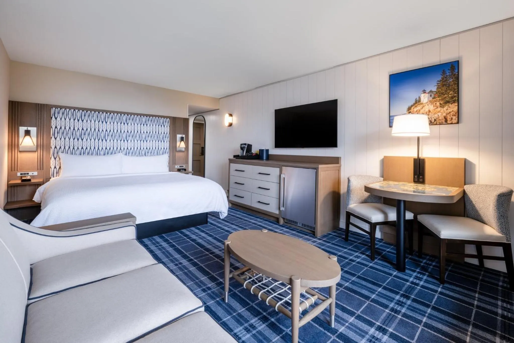 Photo of the whole room, Bed in Holiday Inn Bar Harbor Regency Hotel by IHG