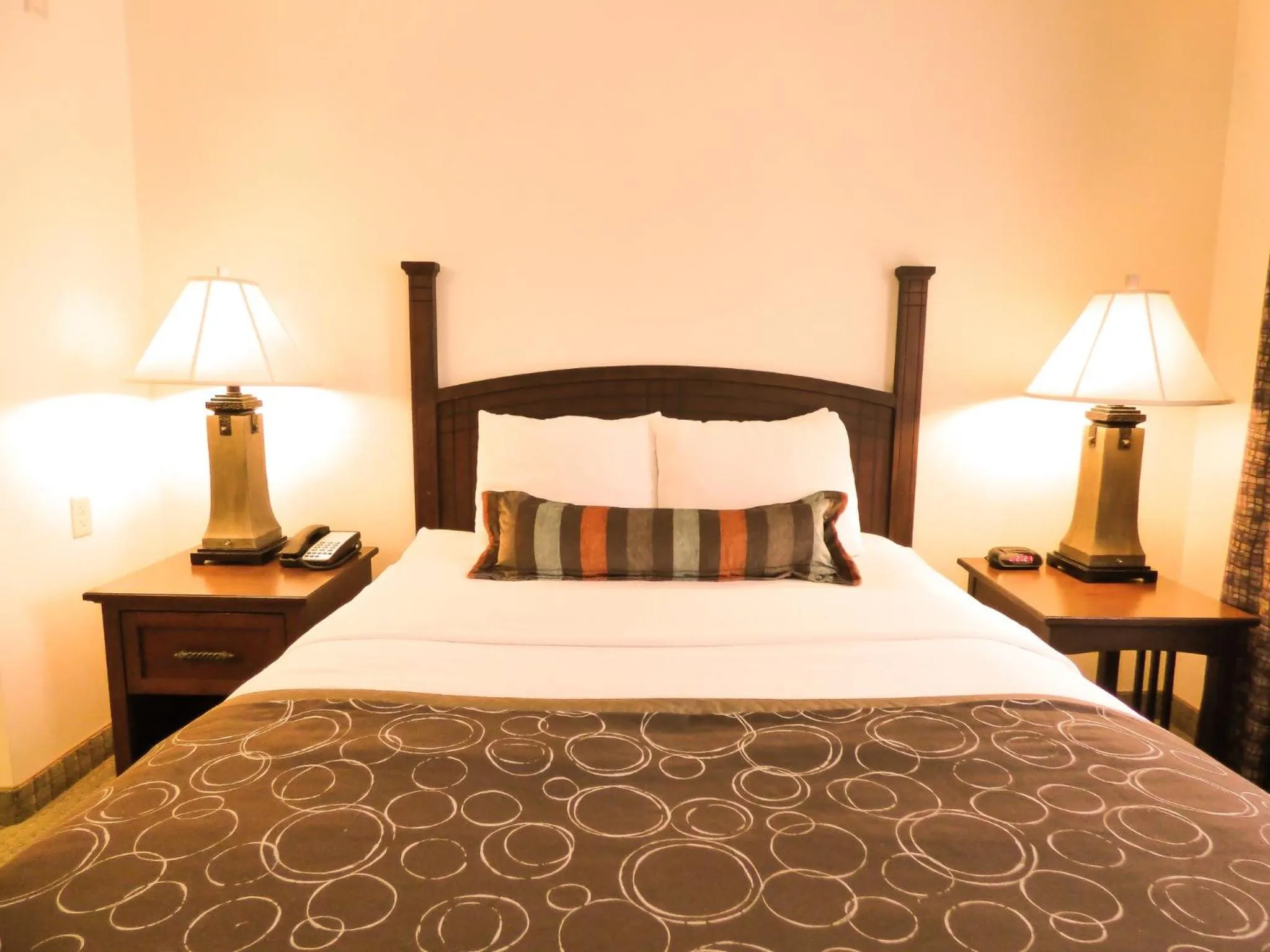 Photo of the whole room, Bed in Staybridge Suites Detroit-Novi by IHG