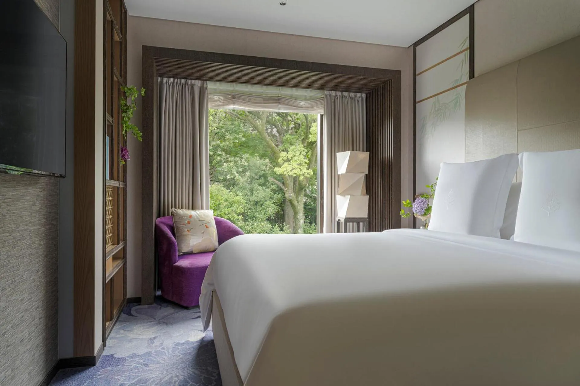 Bed in Four Seasons Hotel Kyoto