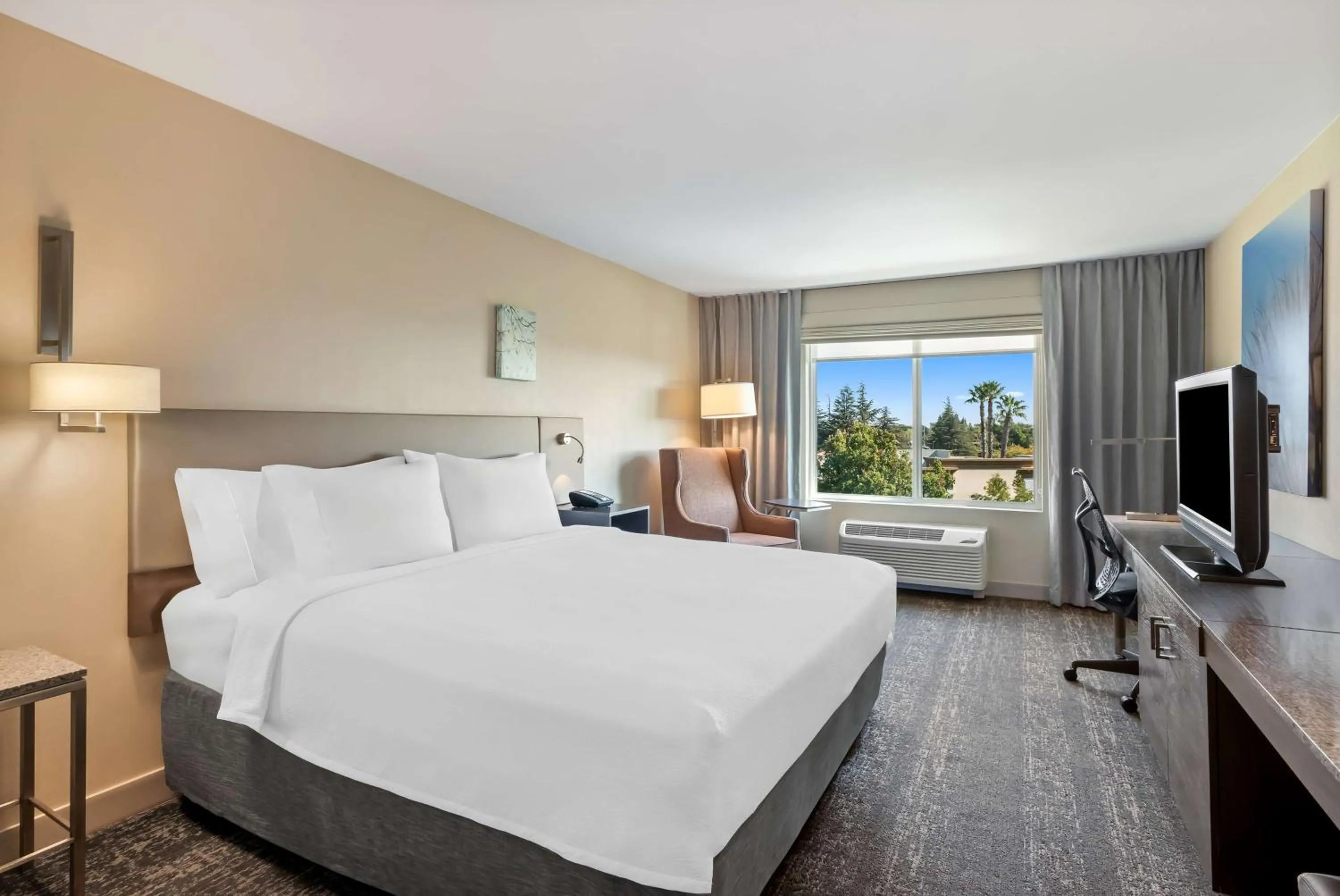 Bed in Hilton Garden Inn Fairfield