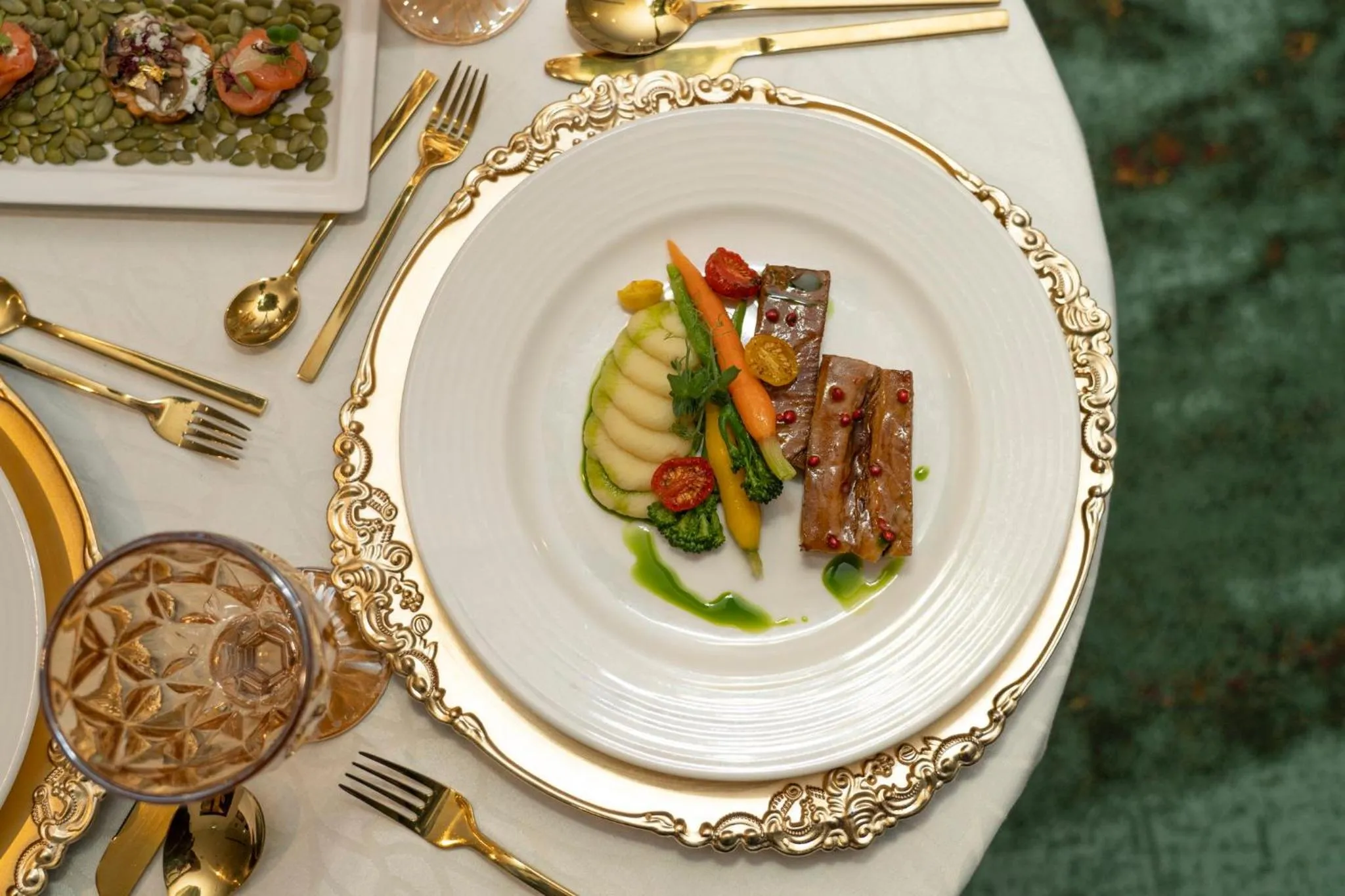 Meeting/conference room in Holiday Inn Abu Dhabi by IHG