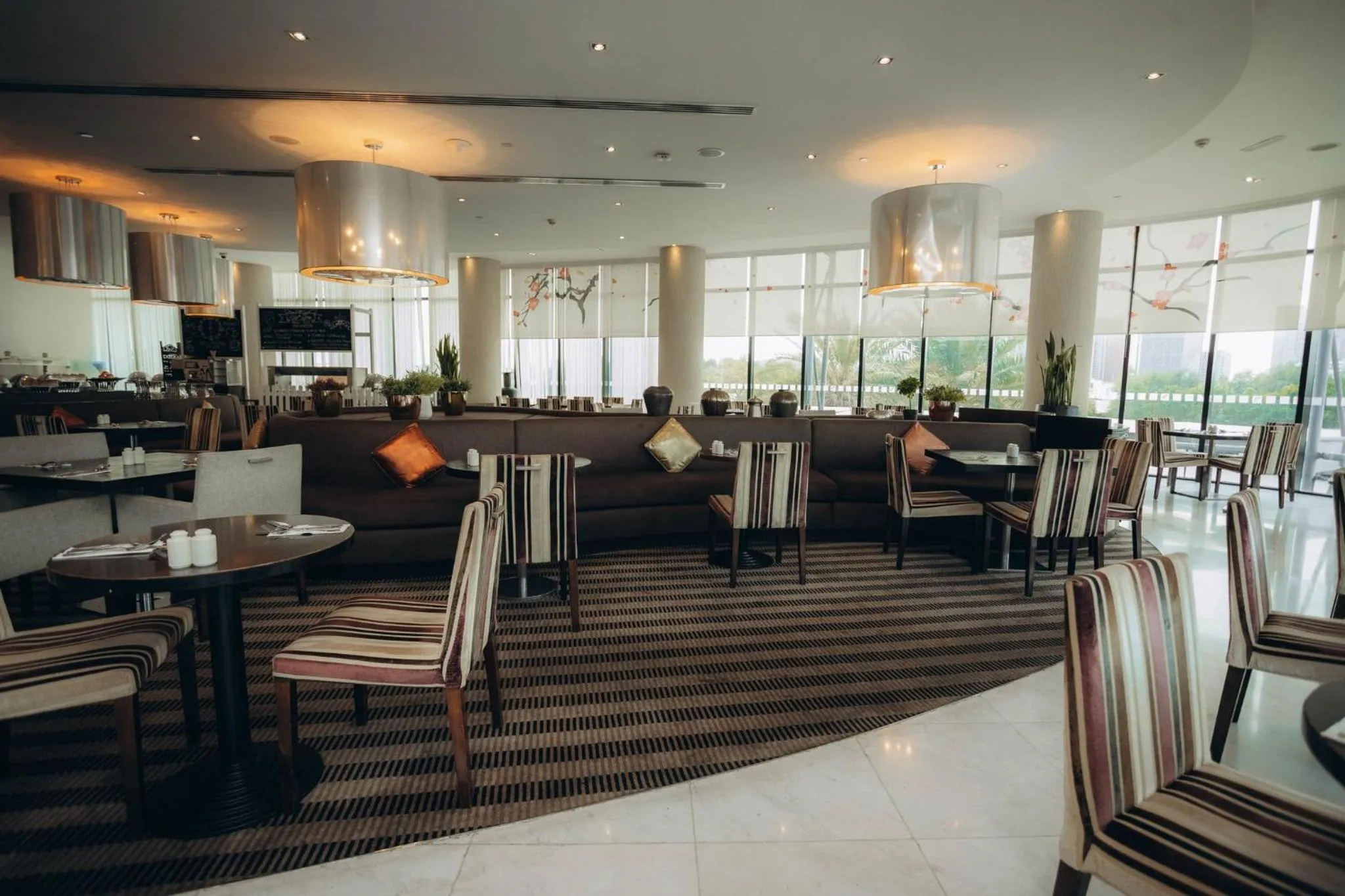 Restaurant/places to eat in Holiday Inn Abu Dhabi by IHG
