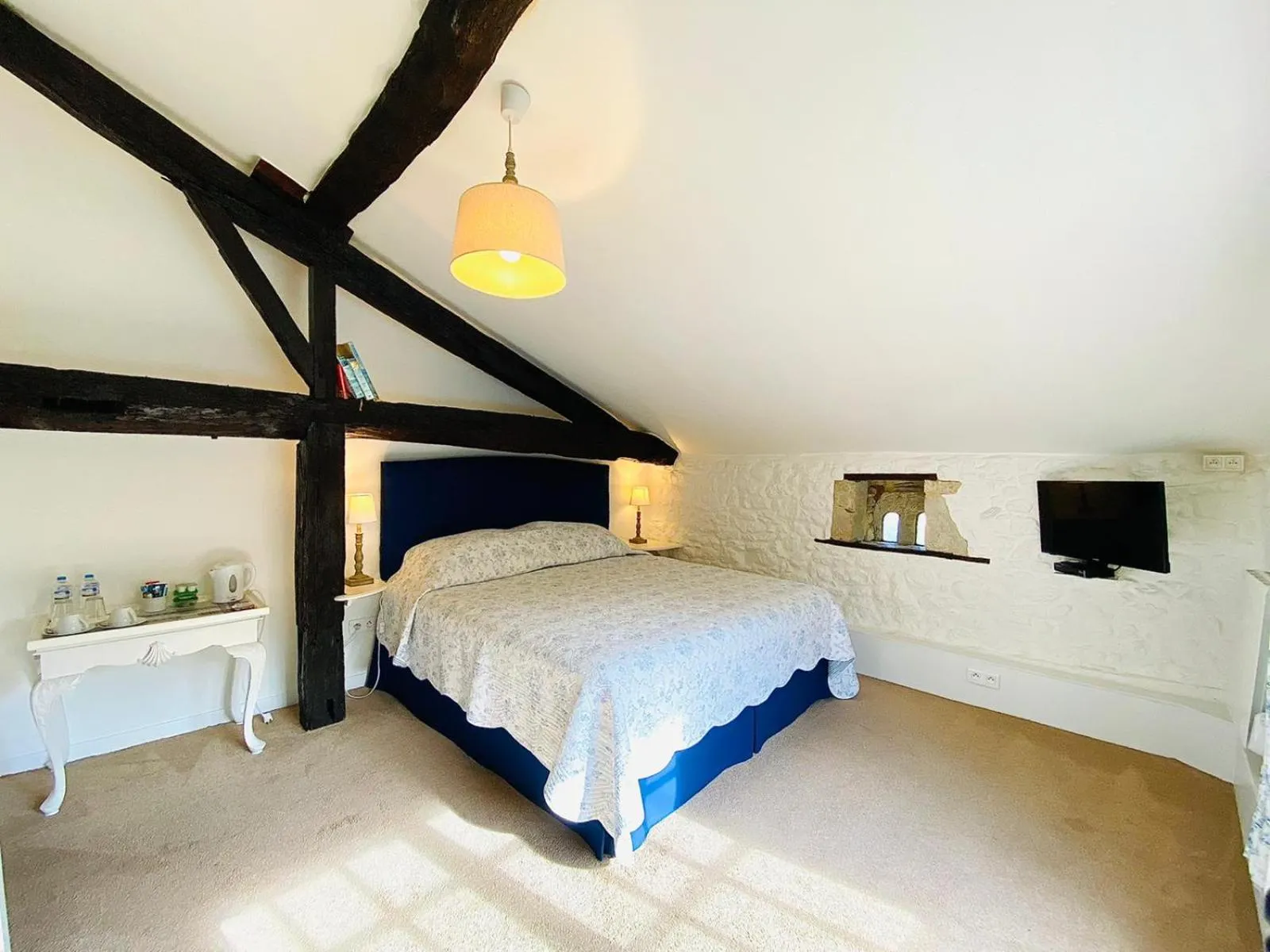 Bedroom, Bed in Labarthe