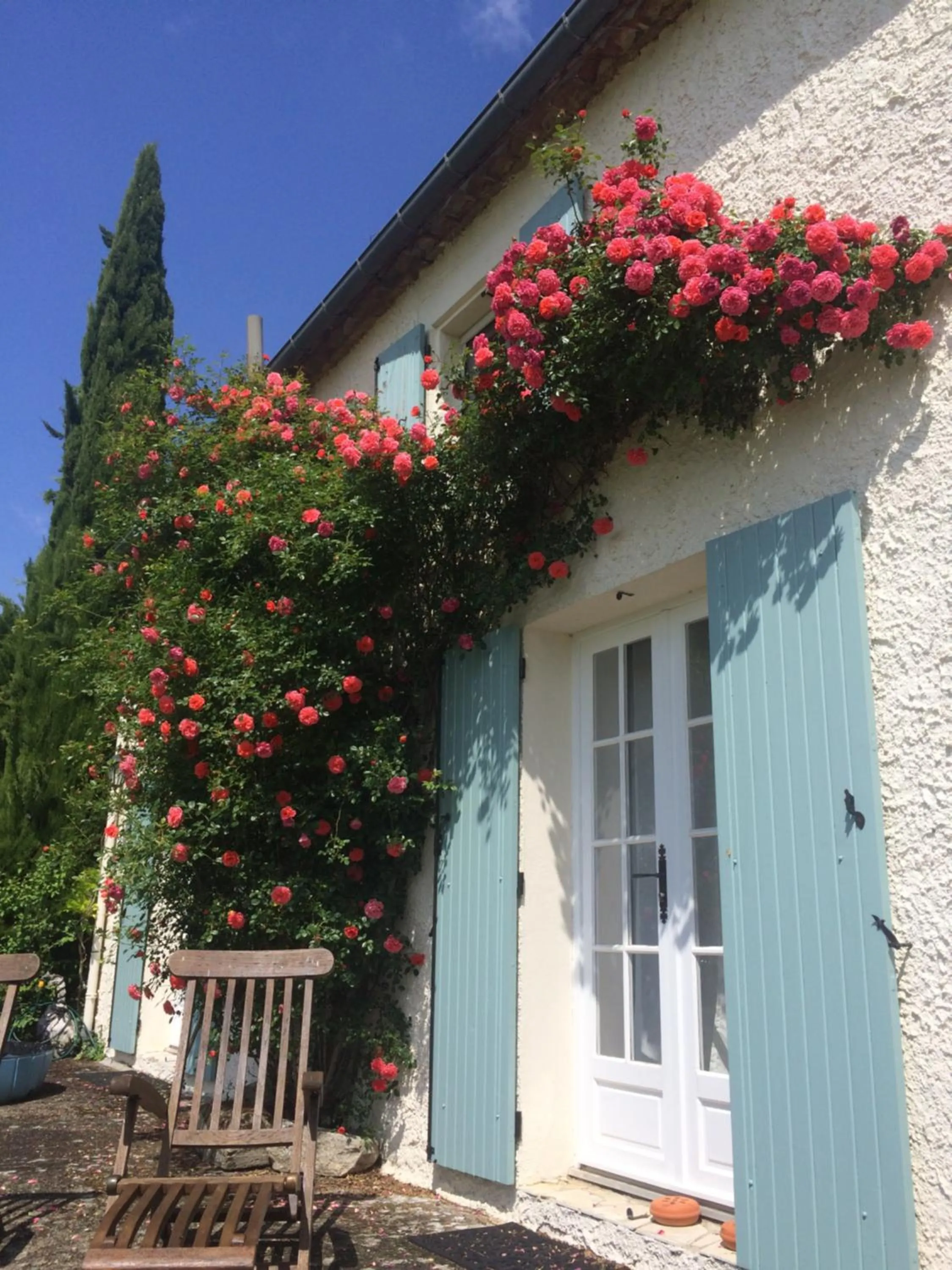 Facade/entrance in Labarthe