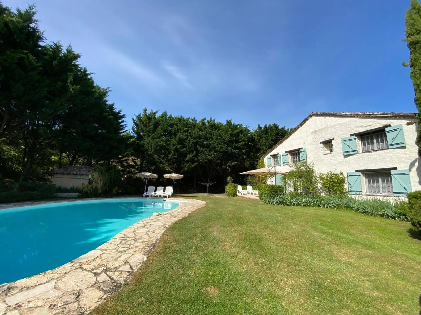 Swimming pool in Labarthe